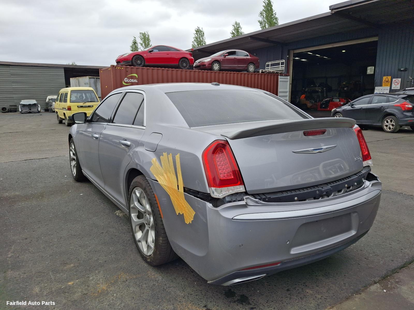 2016 Chrysler 300c Right Guard