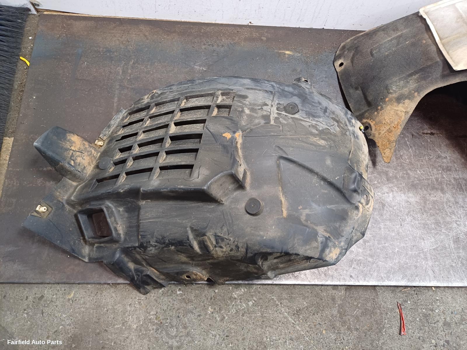 2016-2026 Land Rover Discovery Right Guard Liner