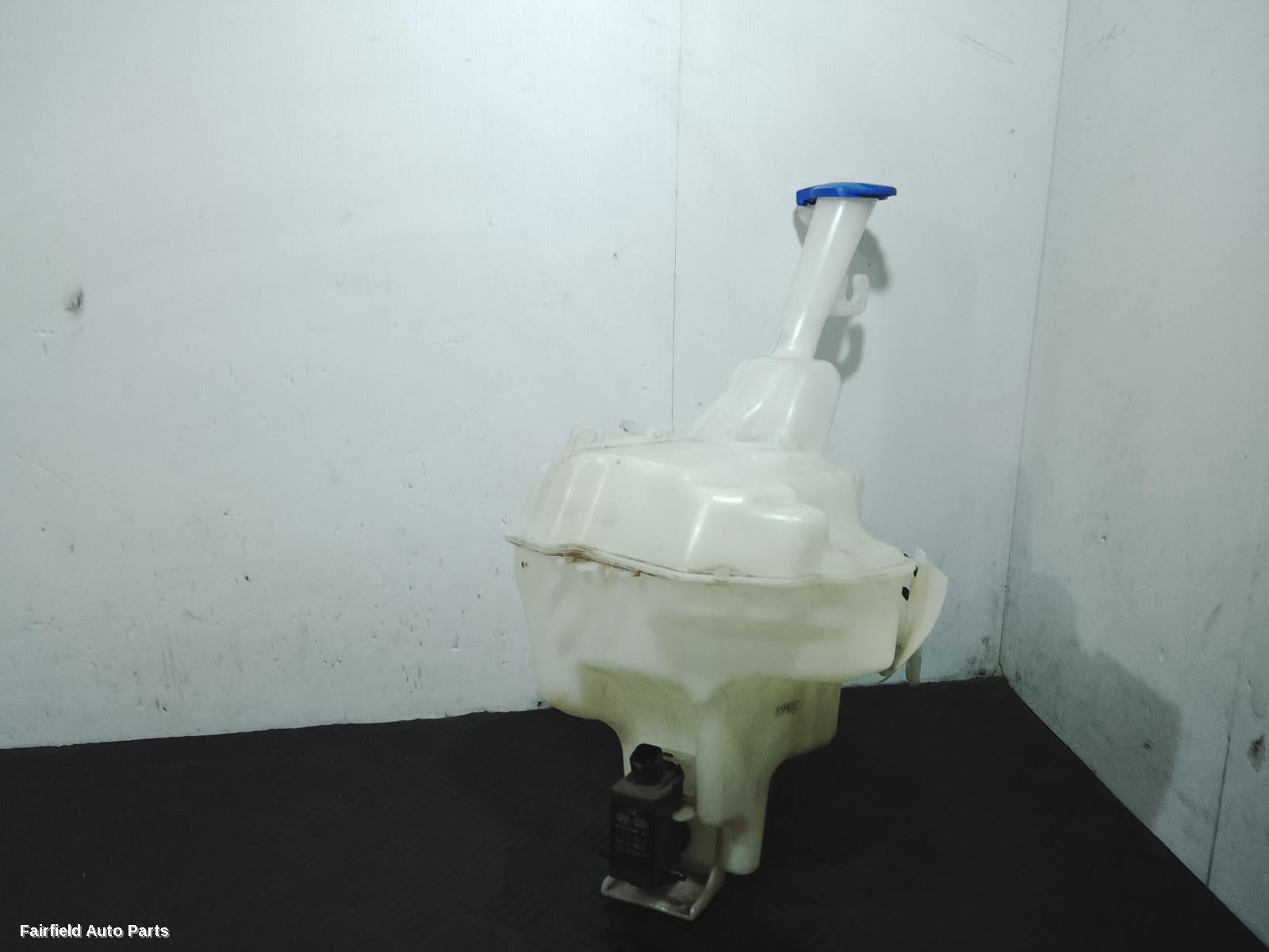 2011-2019 Hyundai Accent Washer Bottle