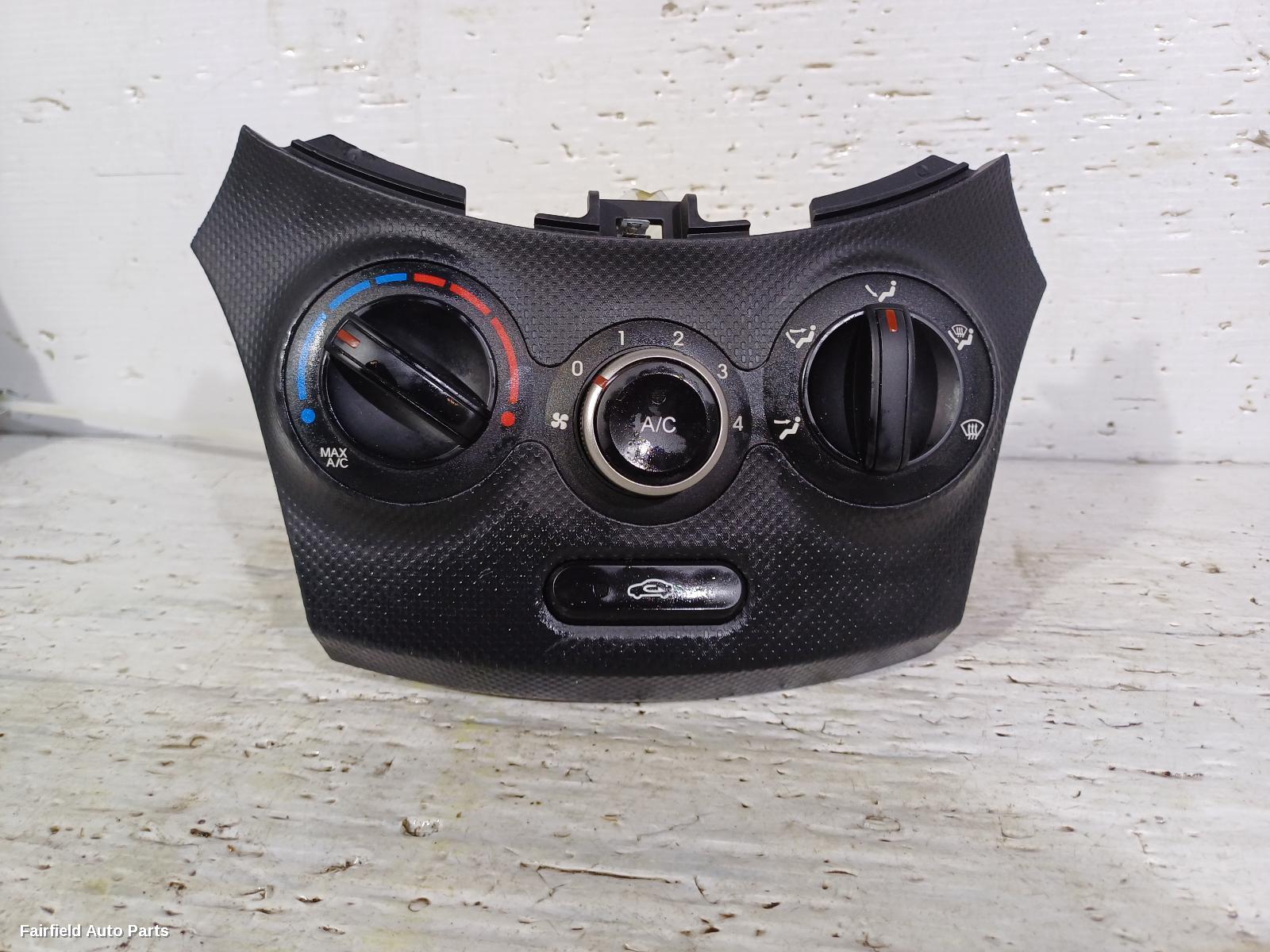 2011-2019 Hyundai Accent Heater Ac Controls