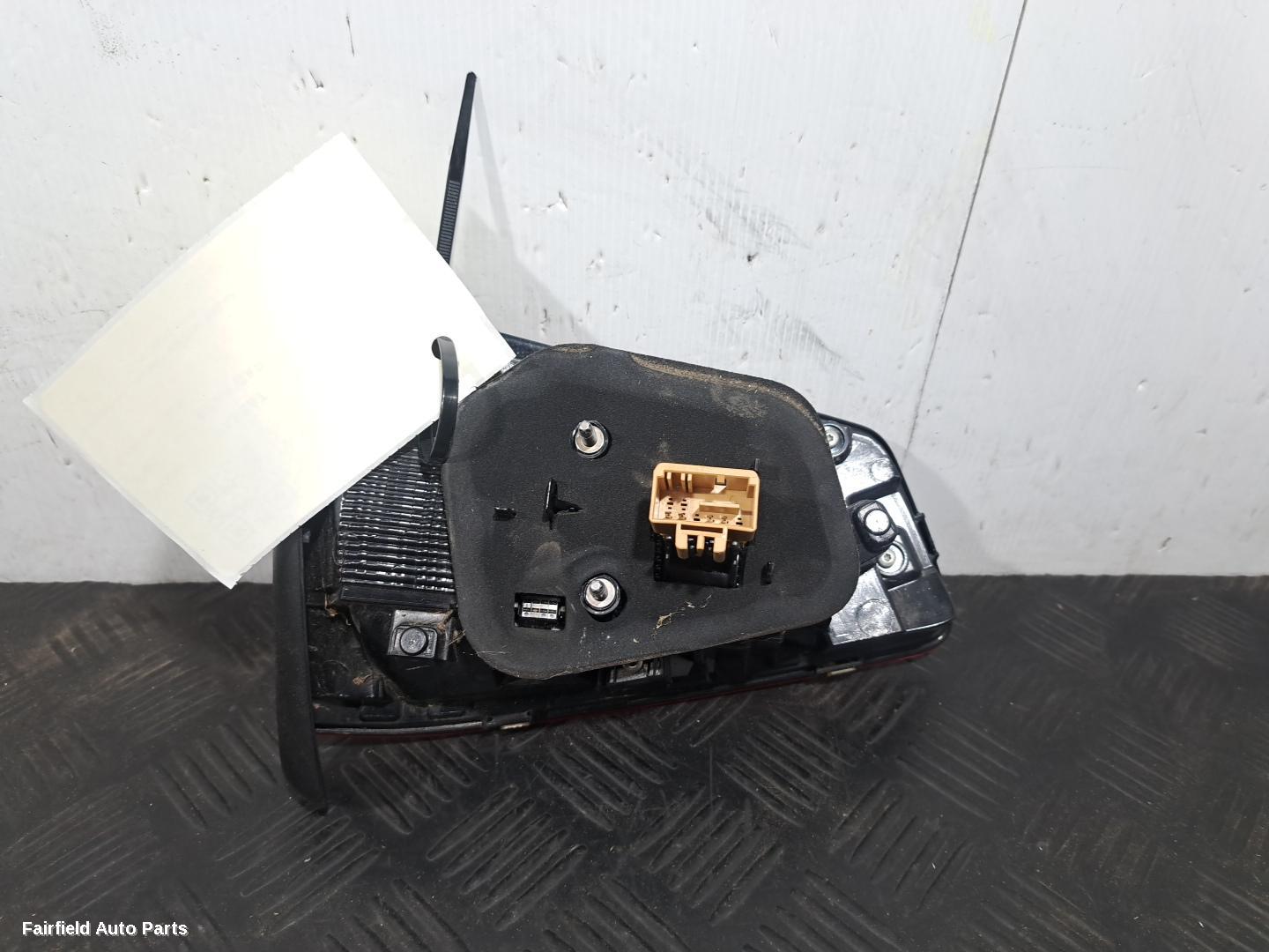 2015-2019 Volkswagen Passat Rear Garnish