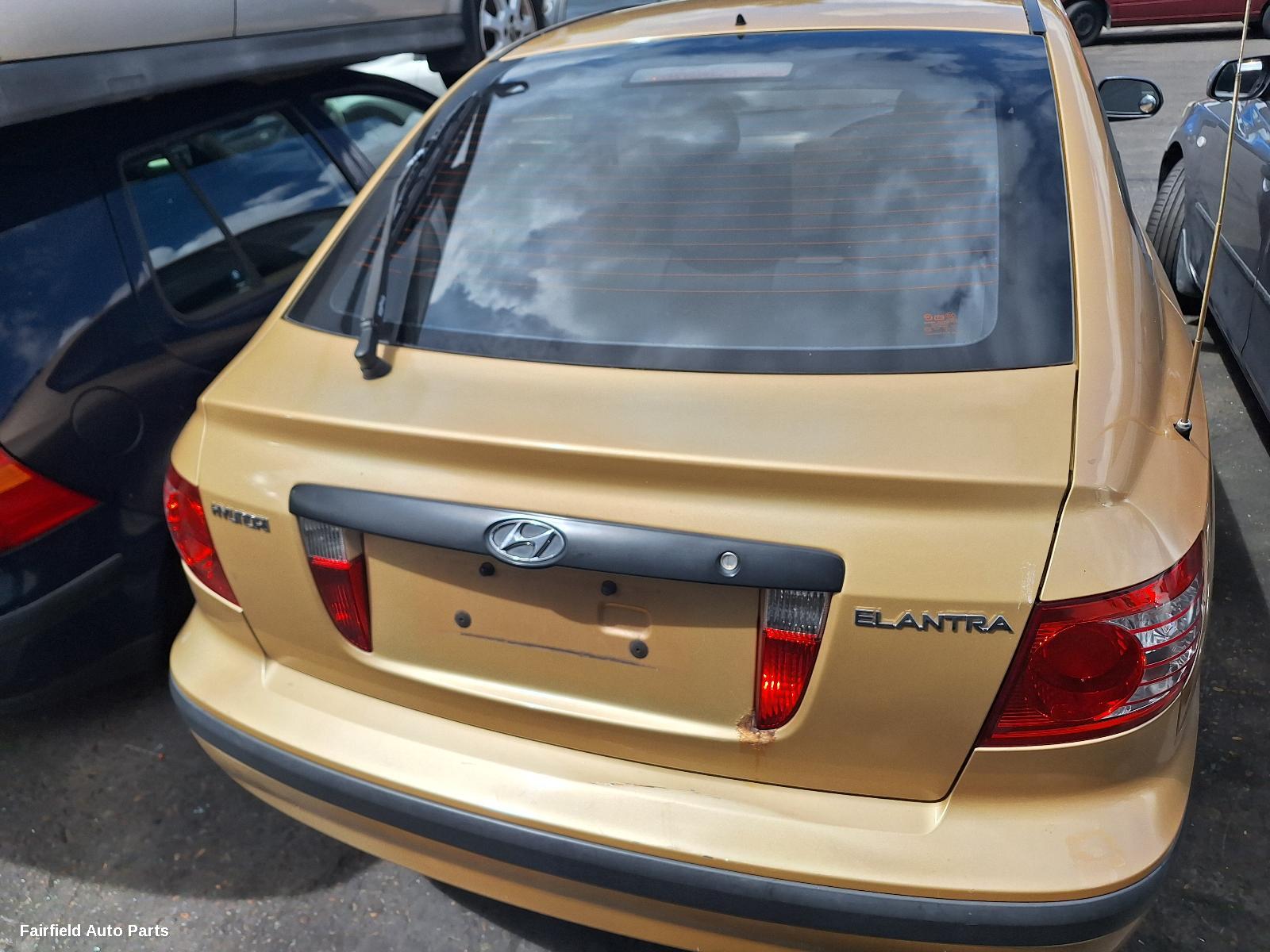 2003 Hyundai Elantra Right Rear Door Sliding