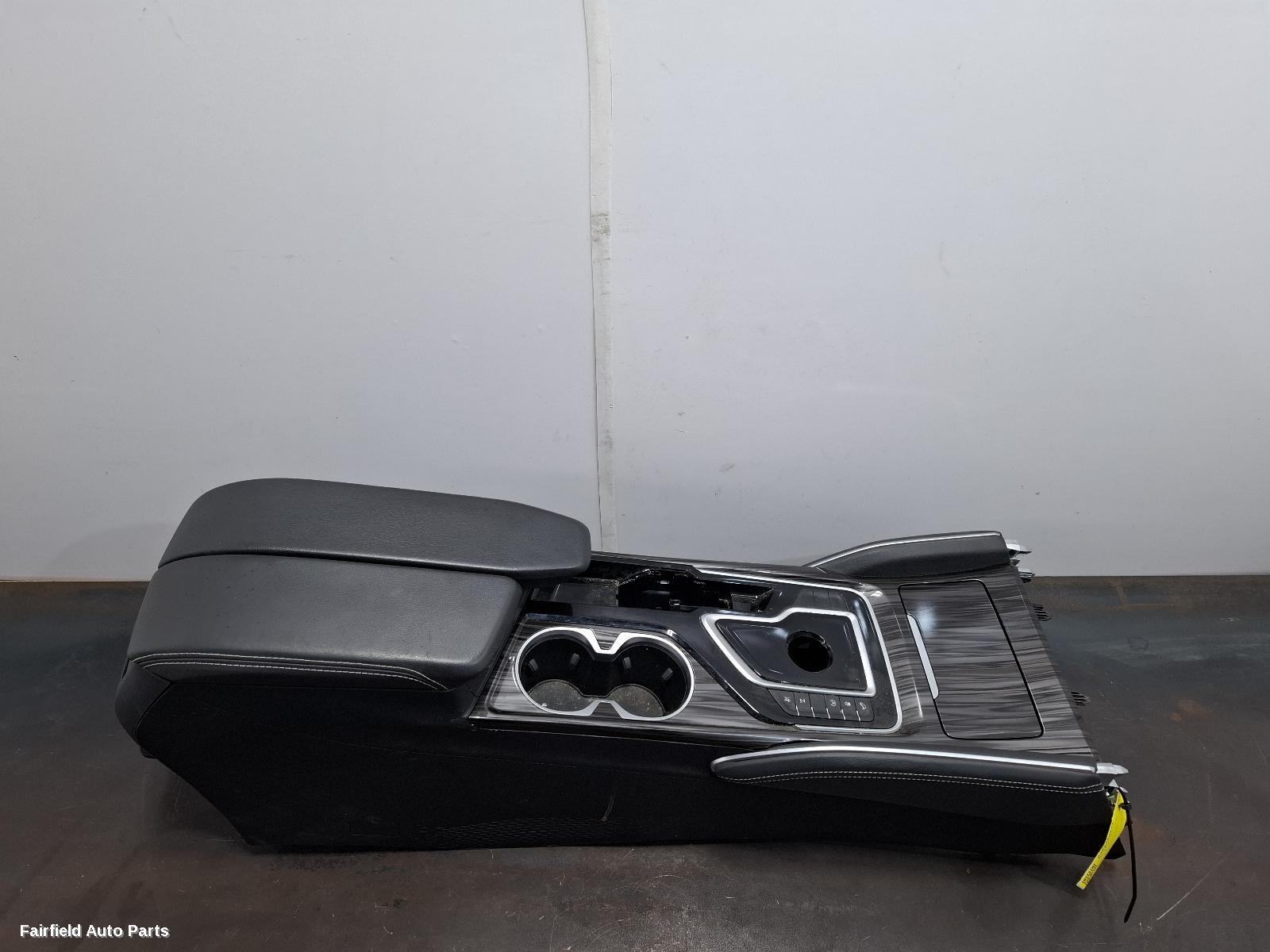 2017-2025 Ldv D90 Console