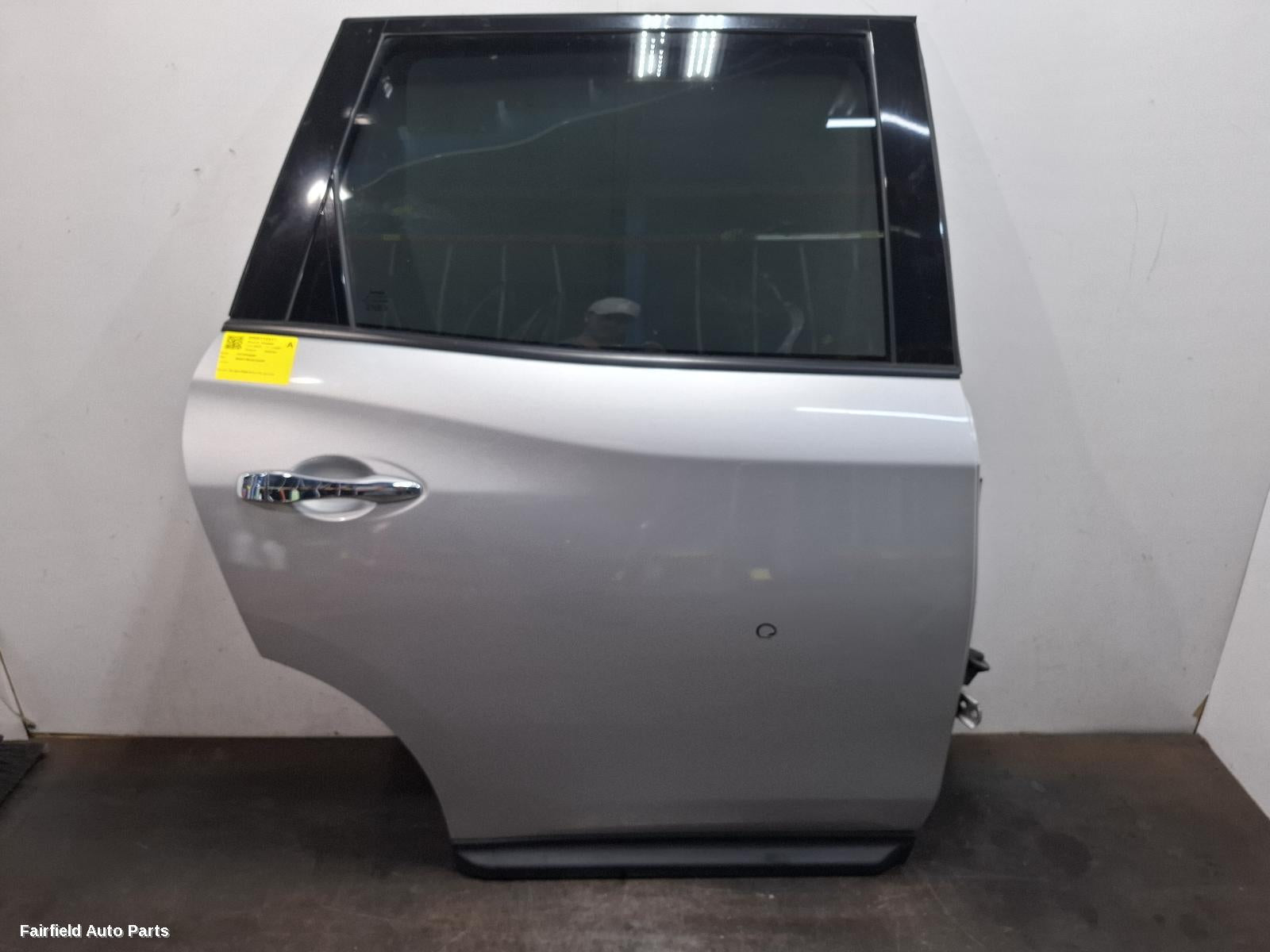 2013-2021 Nissan Pathfinder Right Rear Door Sliding