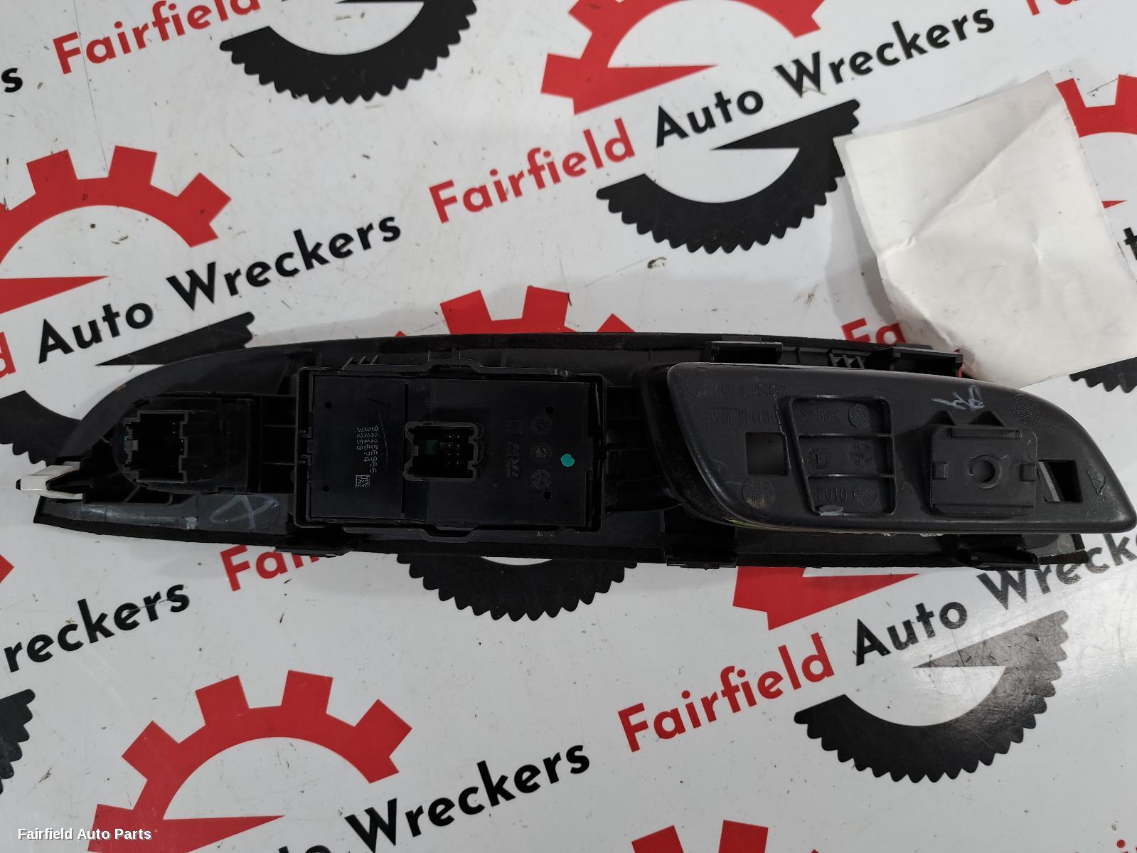 2017 Holden Commodore Pwr Dr Wind Switch