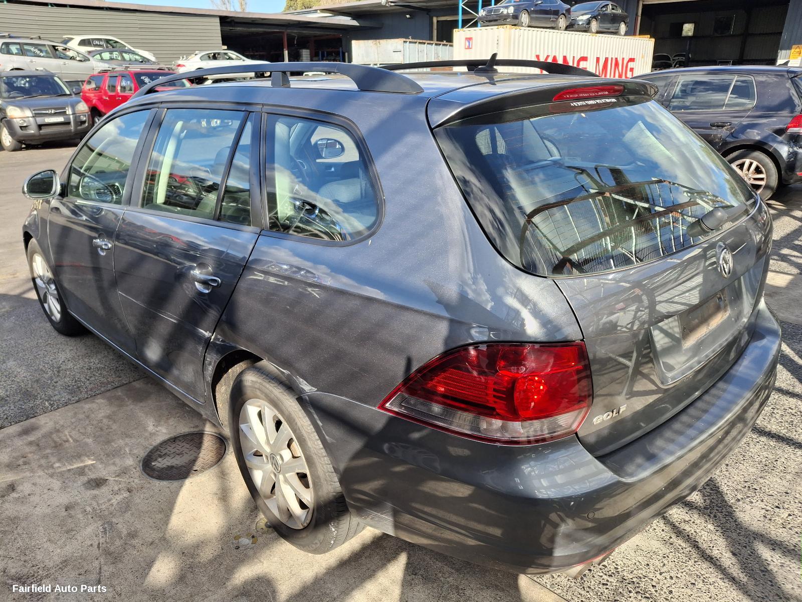 2013 Volkswagen Golf Right Rear Door Sliding