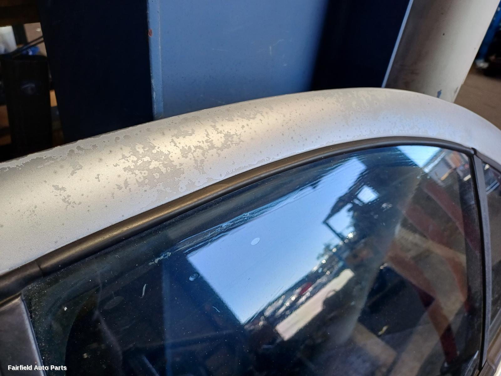 2000-2005 Nissan Pulsar Left Rear Door Sliding