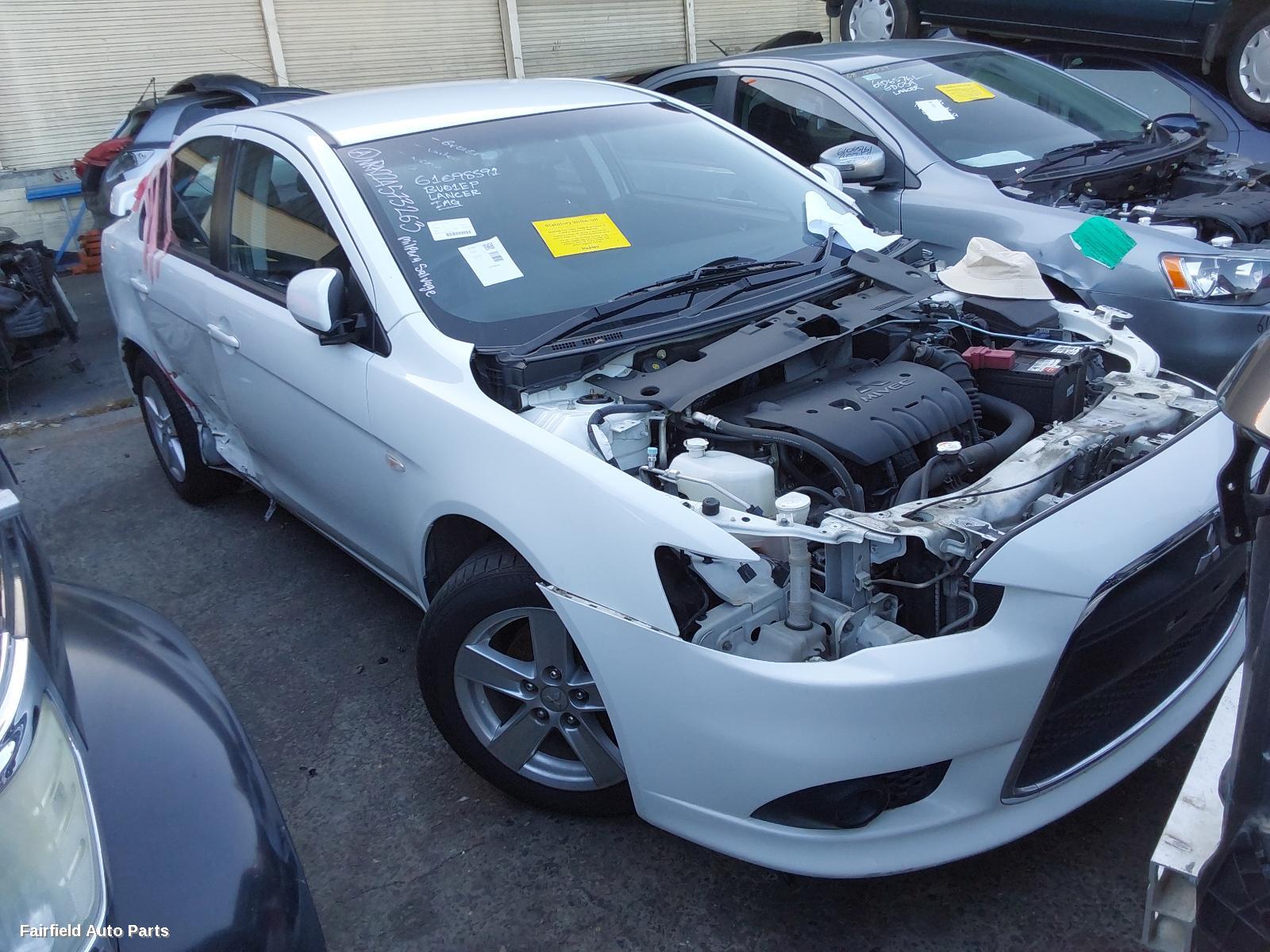 2013 Mitsubishi Lancer Left Taillight