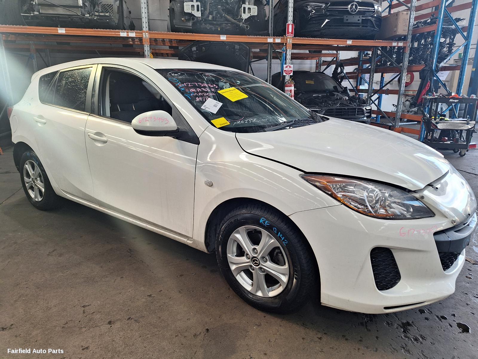 2013 Mazda 3 Left Front Hub Assembly