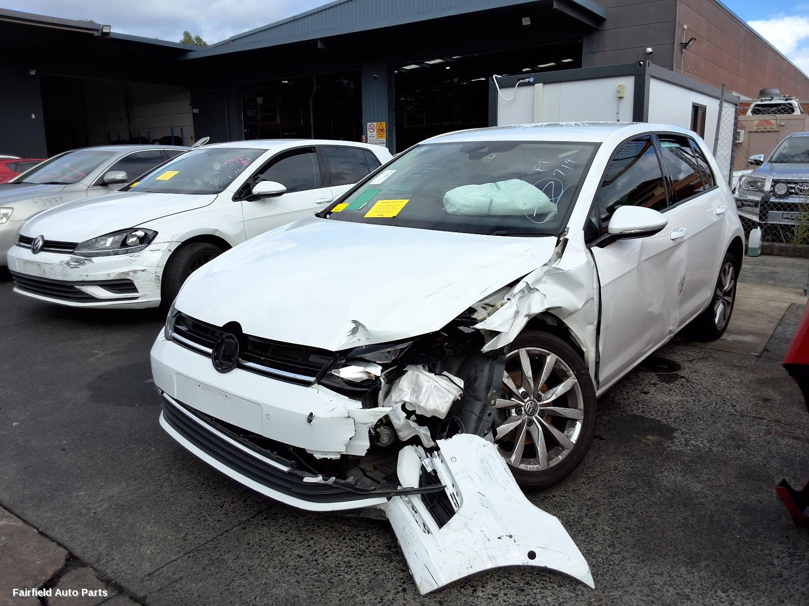 2019 Volkswagen Golf Left Door Mirror