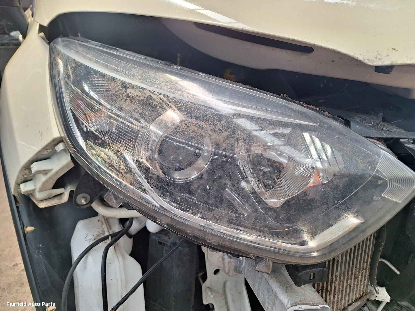 2015 Renault Captur Right Headlamp