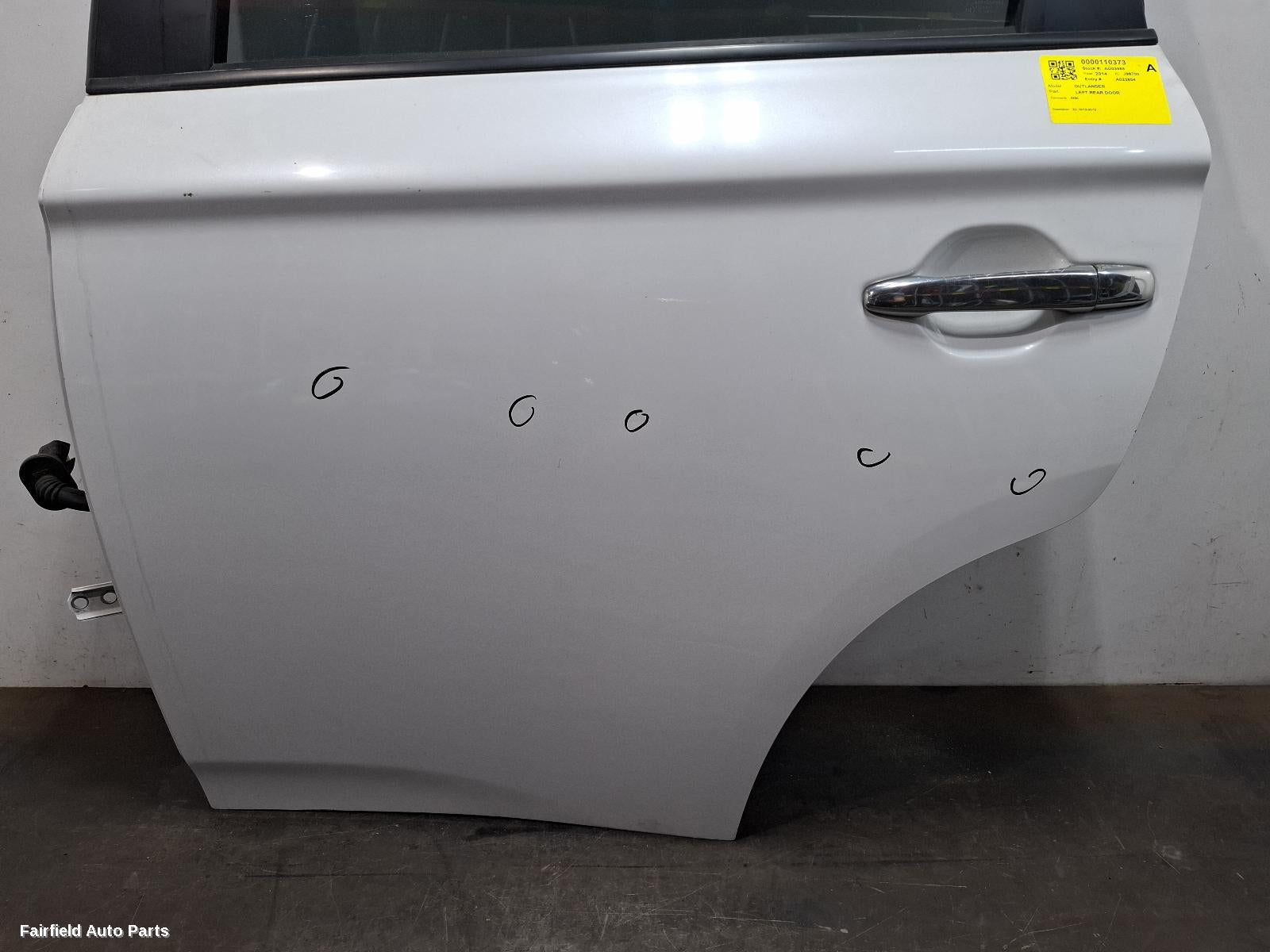 2012-2015 Mitsubishi Outlander Left Rear Door Sliding