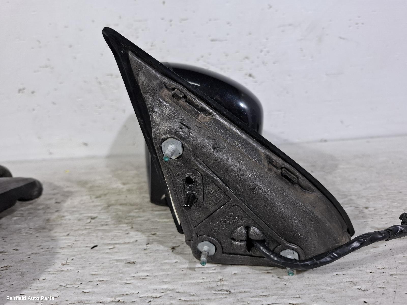 2014-2018 Jeep Cherokee Left Door Mirror