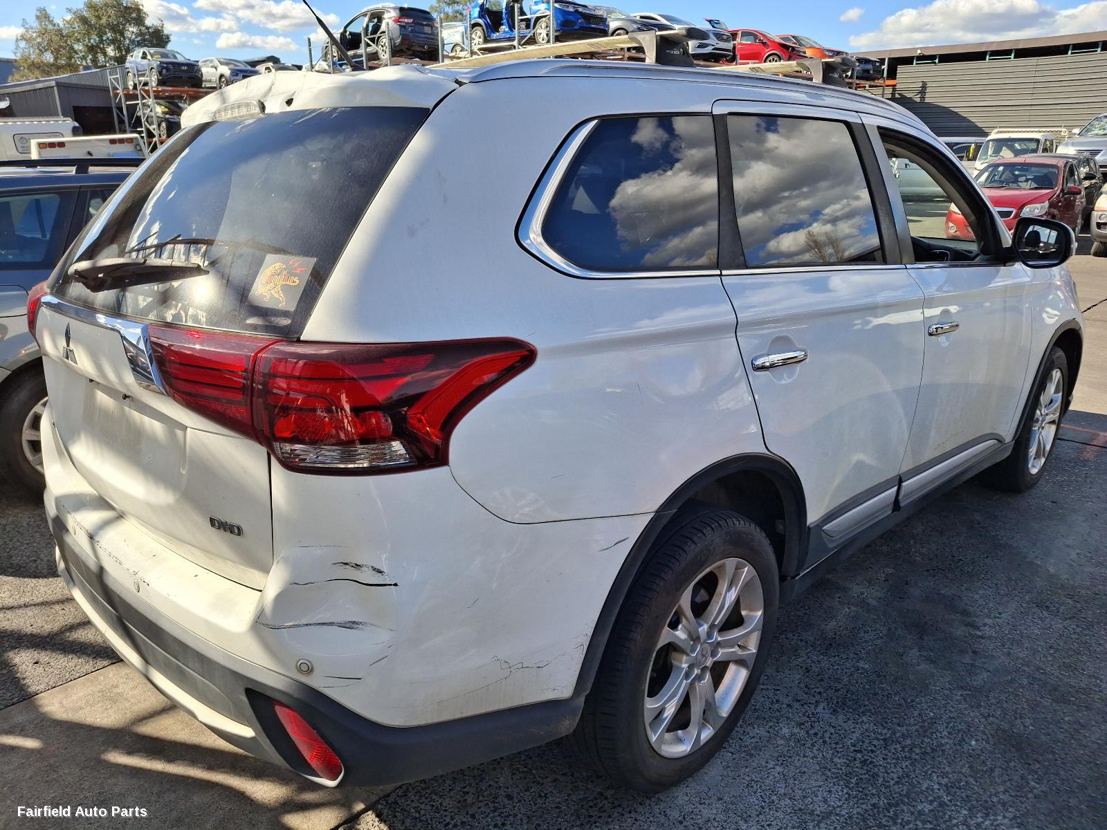 2015 Mitsubishi Outlander Rear Garnish