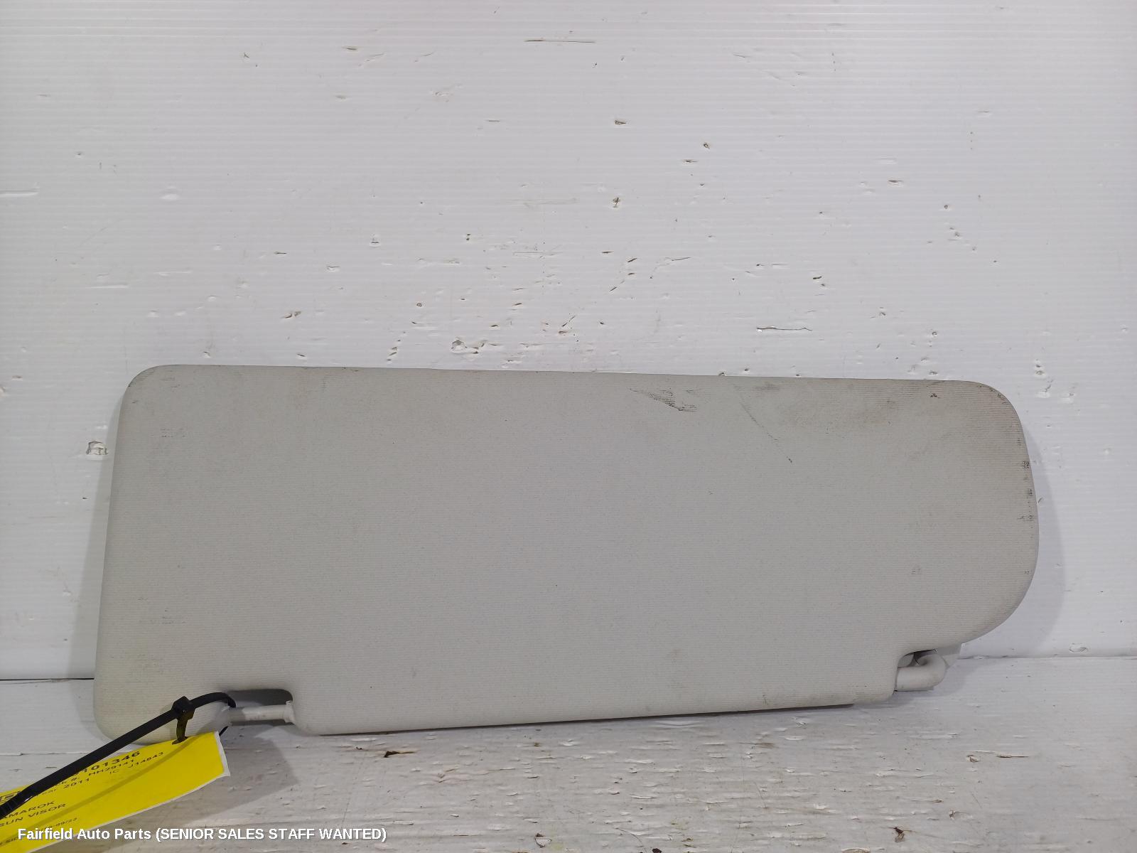 2011 Volkswagen Amarok Sunvisor