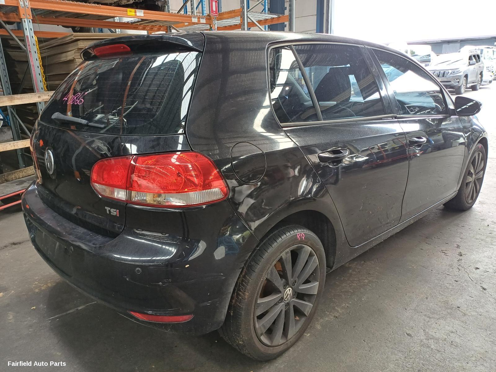 2011 Volkswagen Golf Parcel Shelf