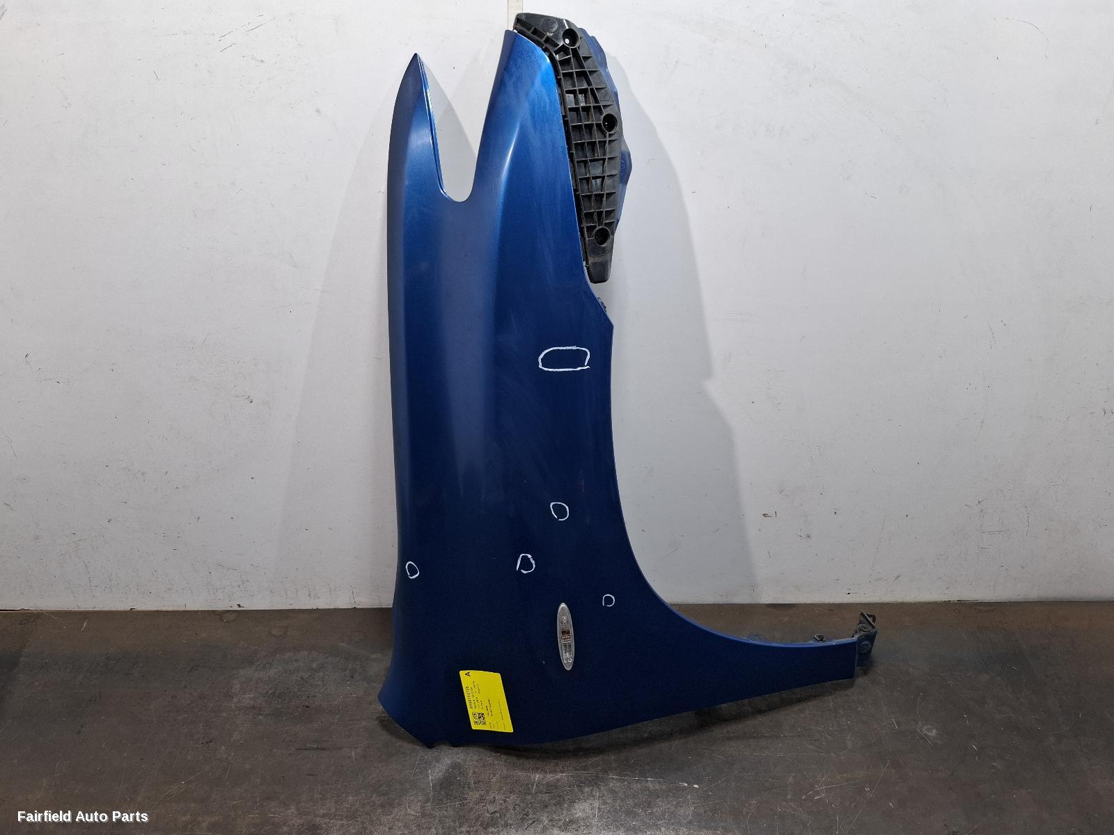 2010-2014 Toyota Kluger Right Guard