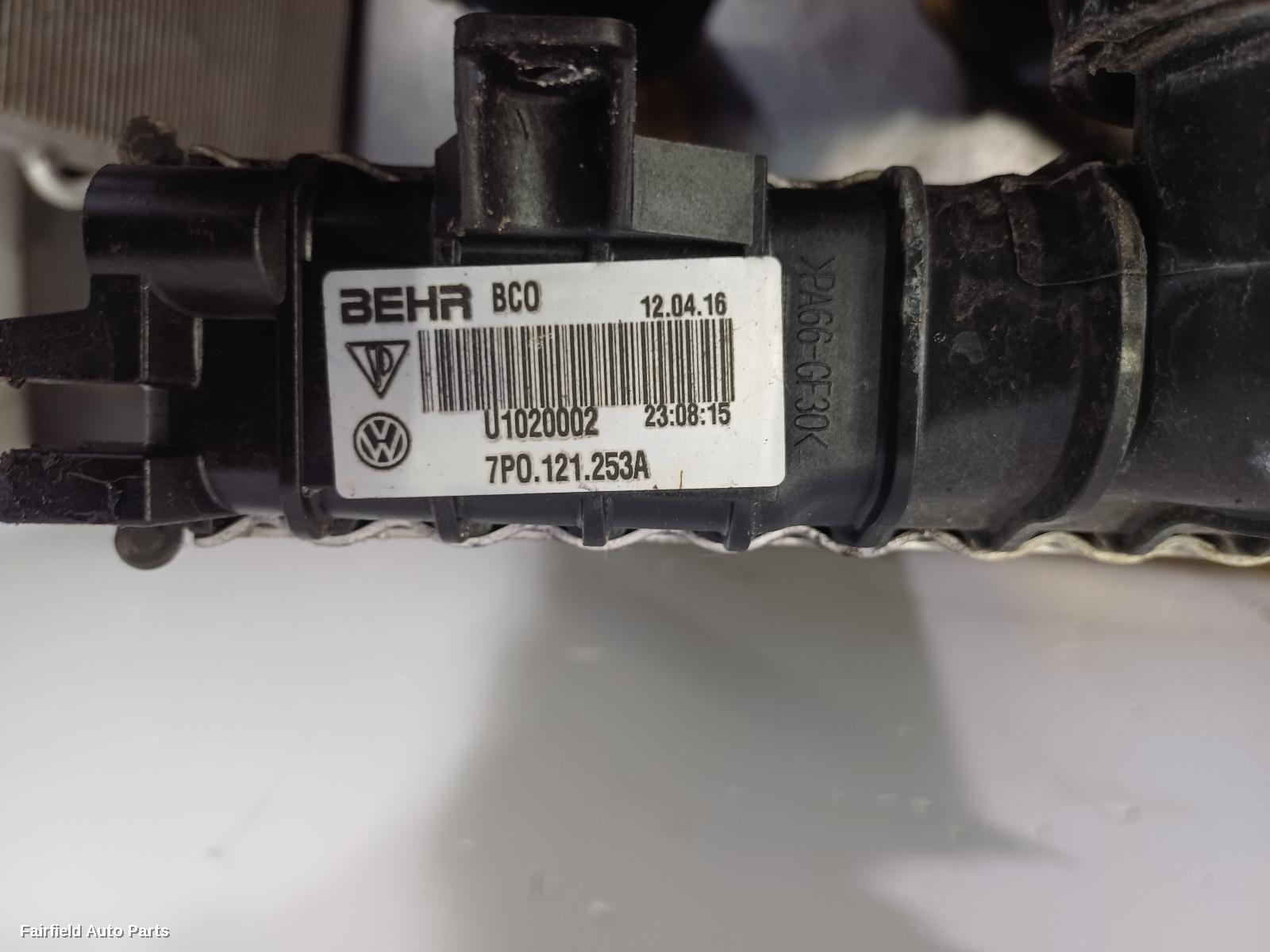 2010-2018 Porsche Cayenne Radiator