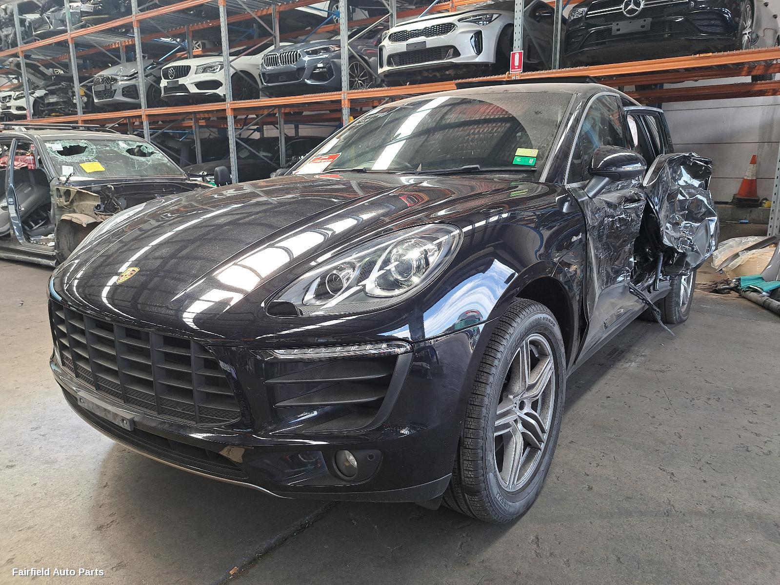2015 Porsche Macan Right Door Mirror