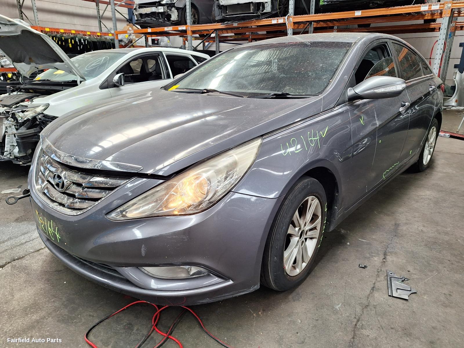 2010 Hyundai I45 Sunvisor