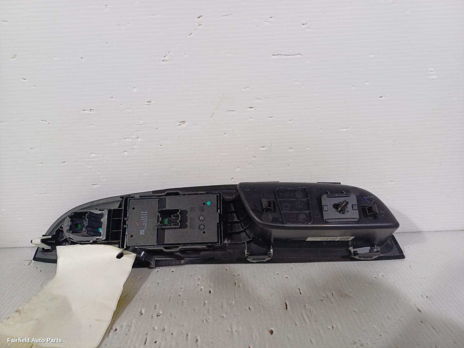 2016 Holden Commodore Pwr Dr Wind Switch