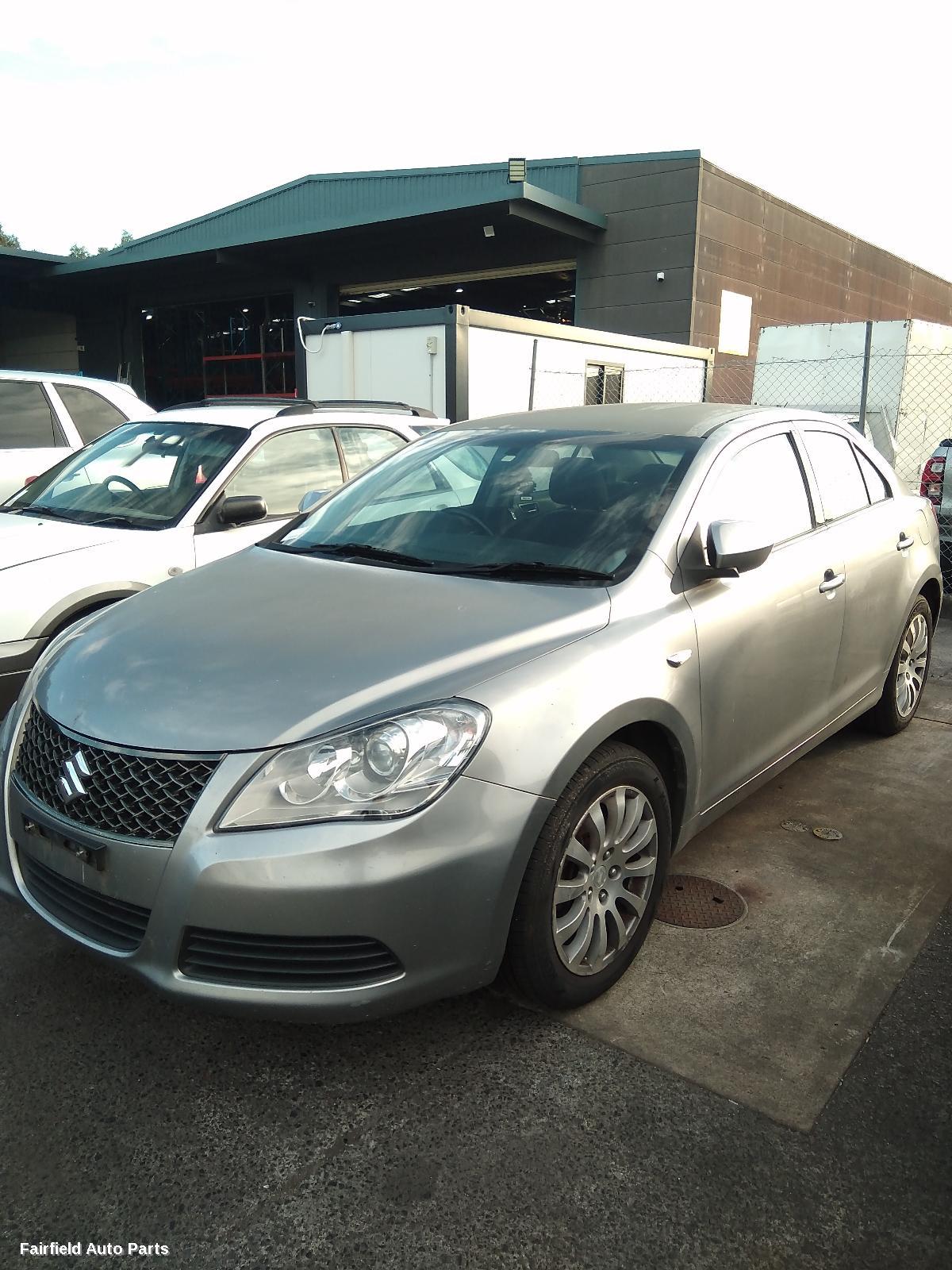 2010 Suzuki Kizashi Right Headlamp