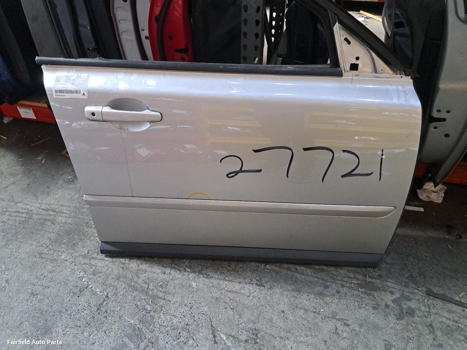 2005 Volvo S40 Right Front Door