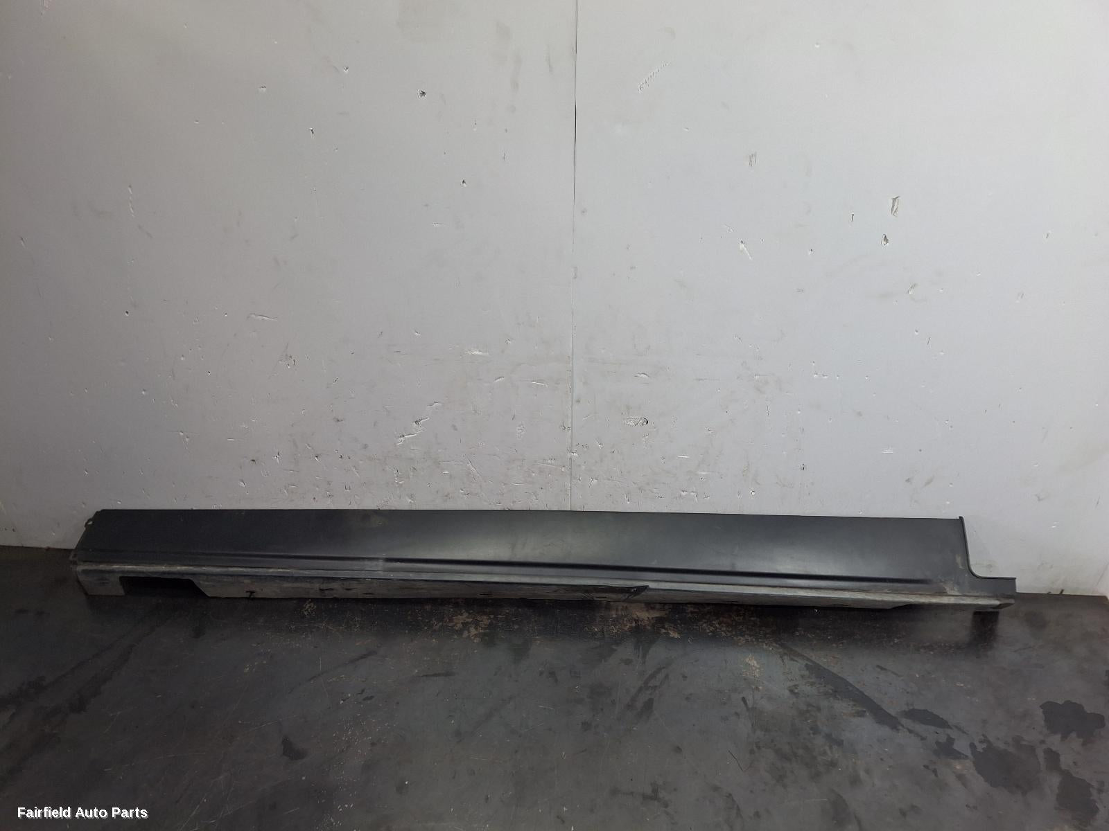 2016-2026 Land Rover Discovery Side Step Skirt