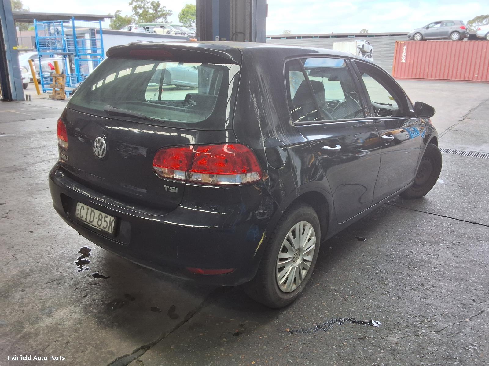 2012 Volkswagen Golf Right Front Door