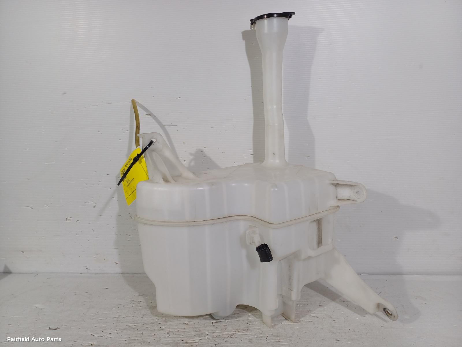 2012-2017 Toyota Aurion Washer Bottle