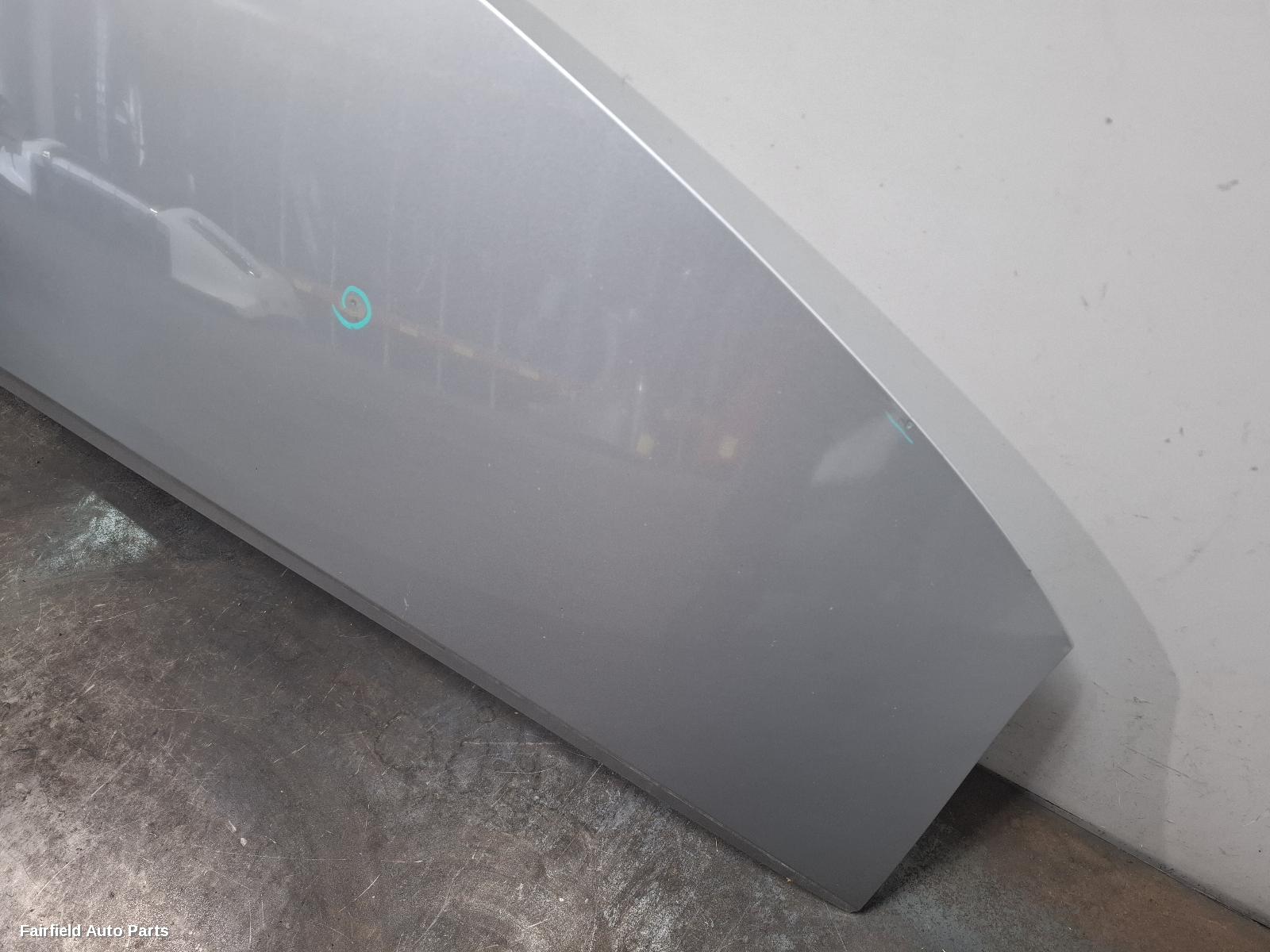 2005-2019 Toyota Estima Bonnet