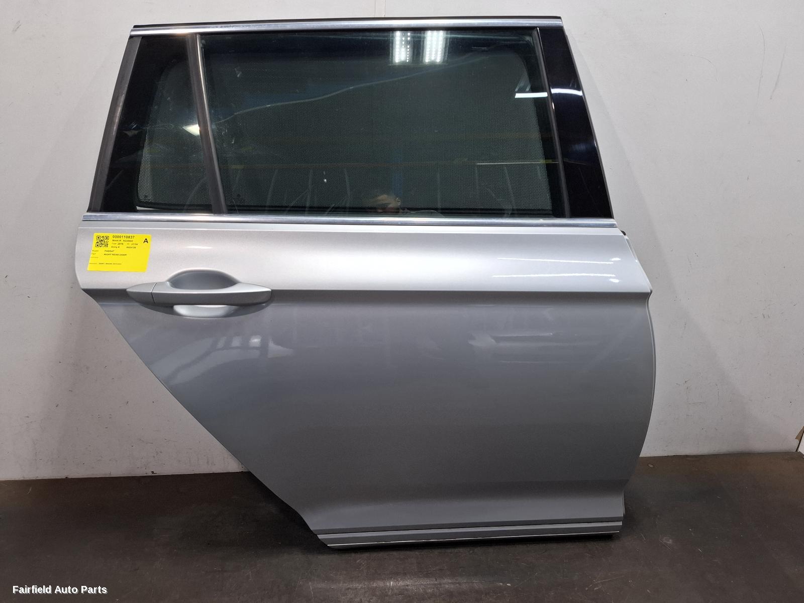 2015-2023 Volkswagen Passat Right Rear Door Sliding