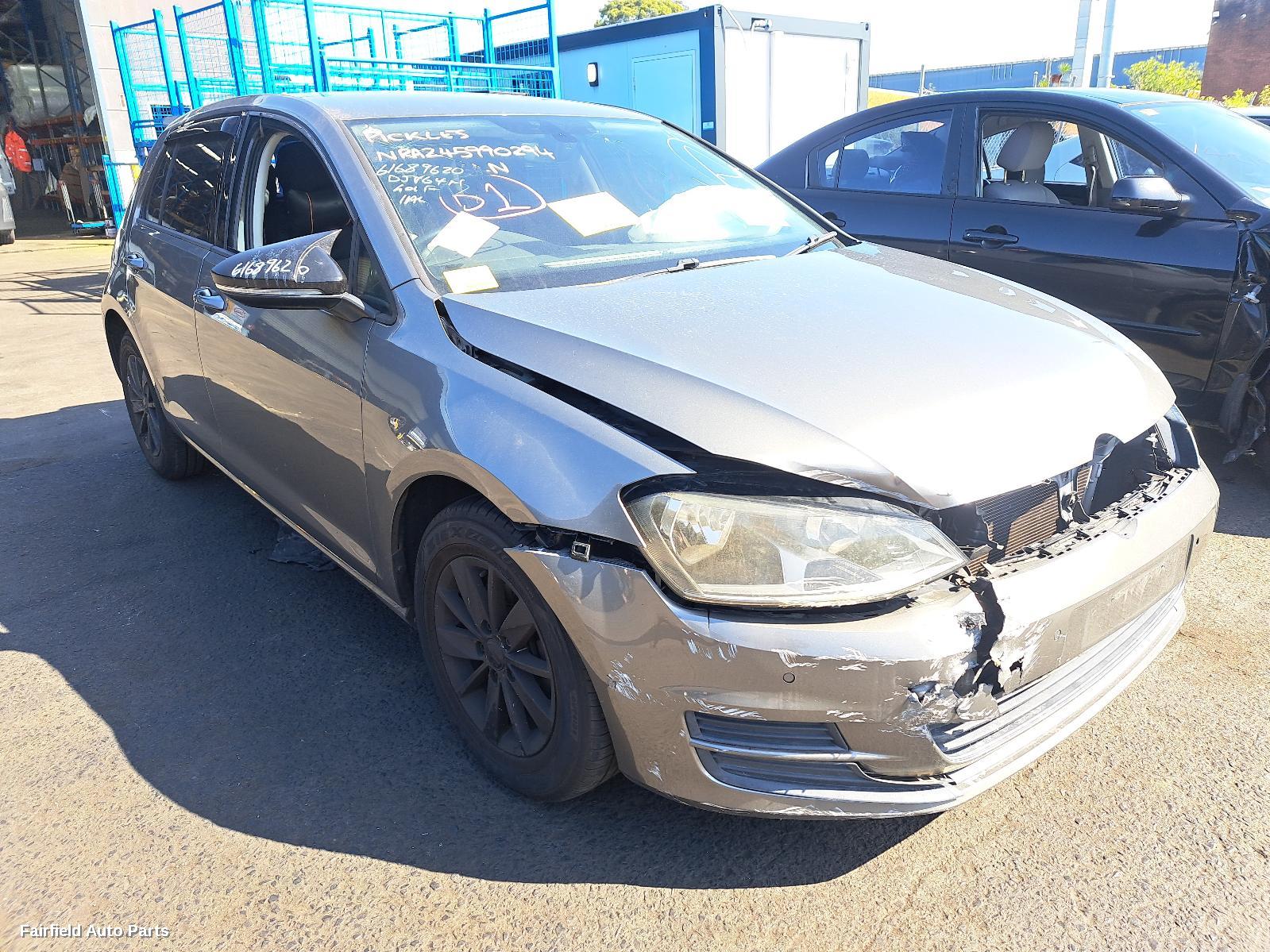 2016 Volkswagen Golf Left Taillight