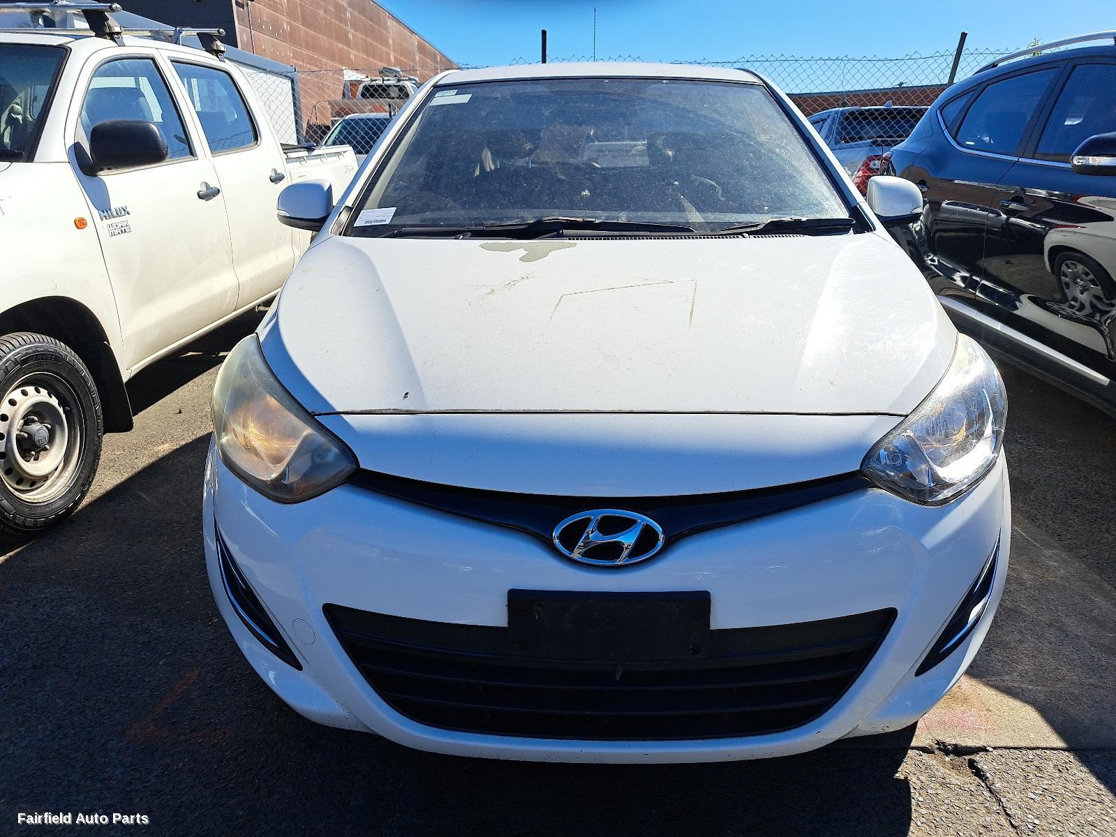 2013 Hyundai I20 Left Taillight