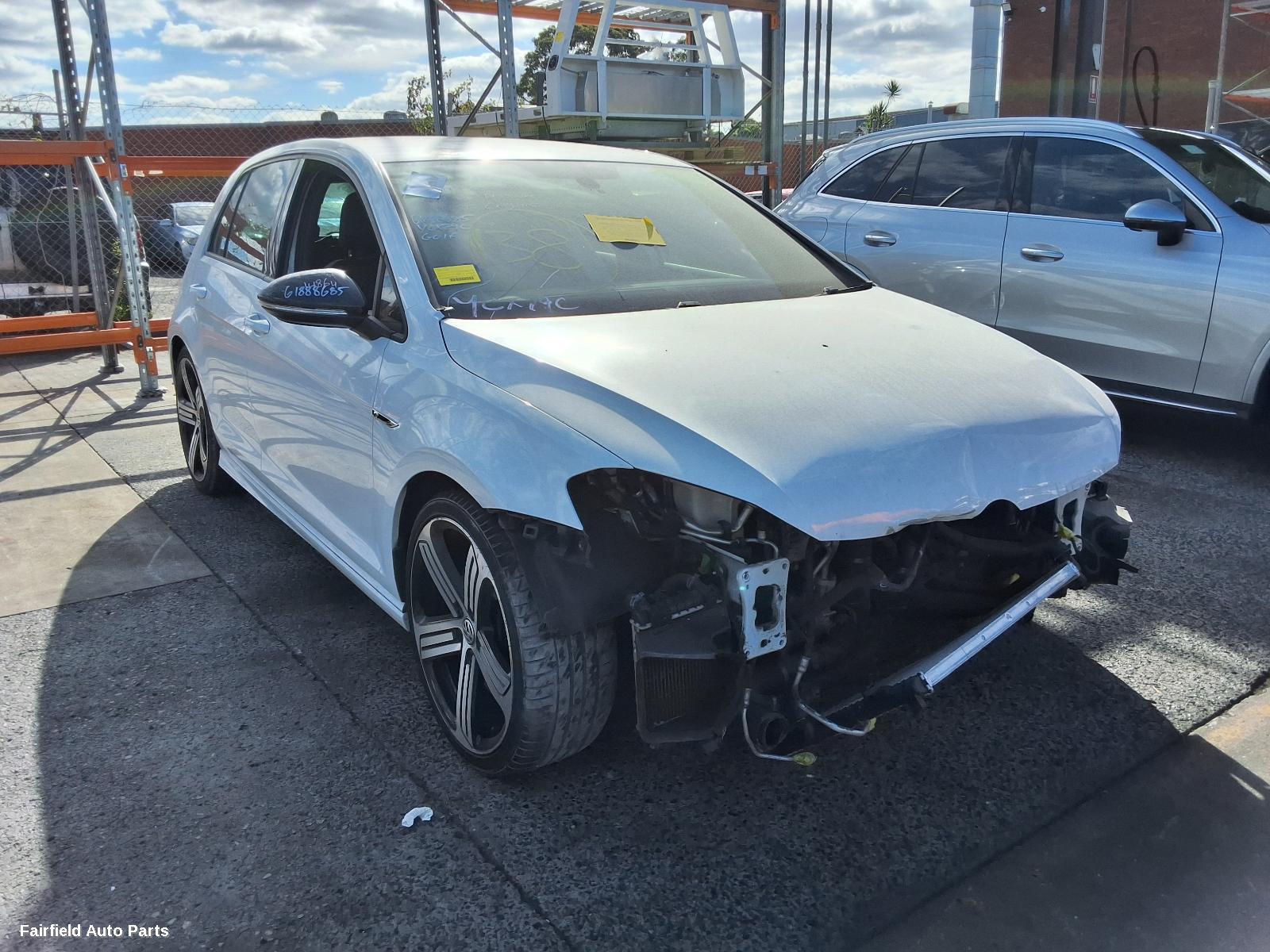 2015 Volkswagen Golf Left Driveshaft