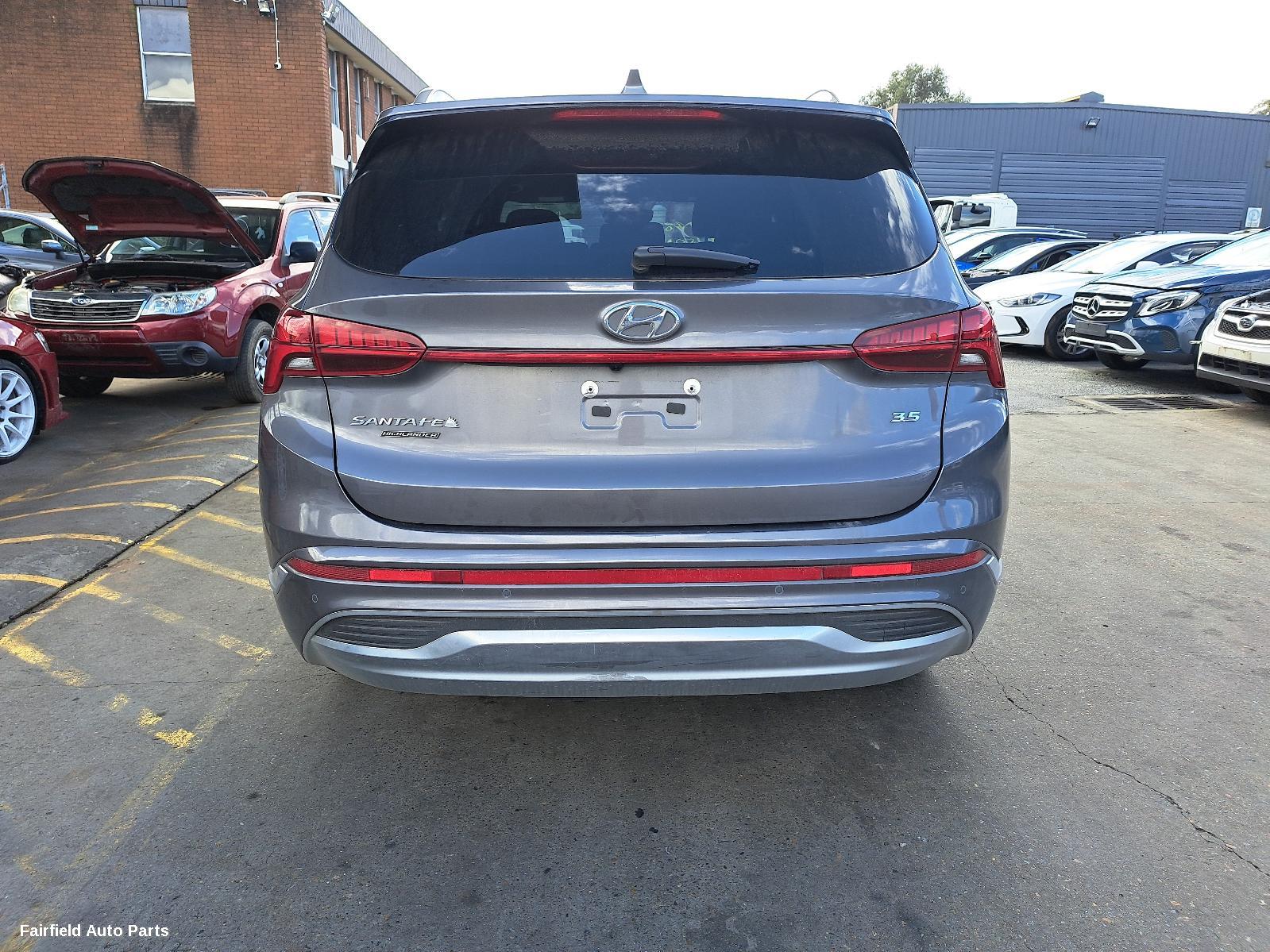 2021 Hyundai Santa Fe Right Taillight
