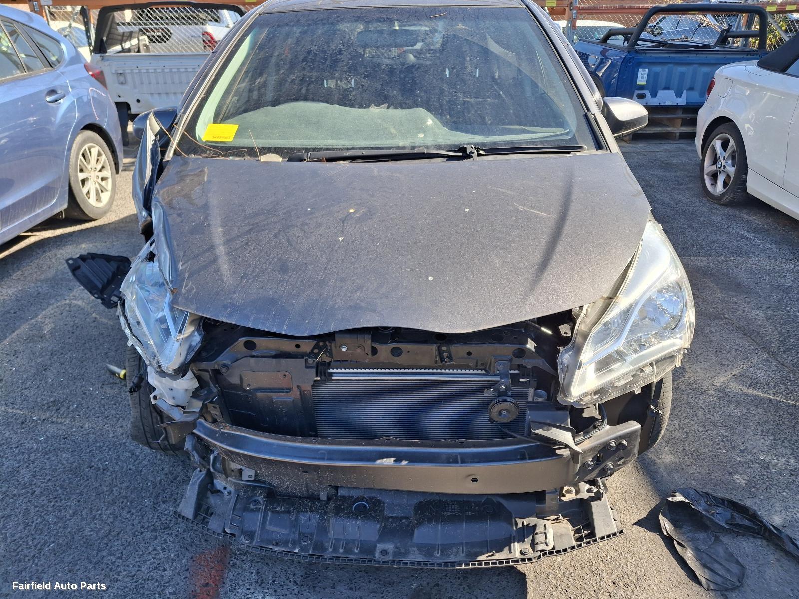 2017 Toyota Yaris Left Driveshaft