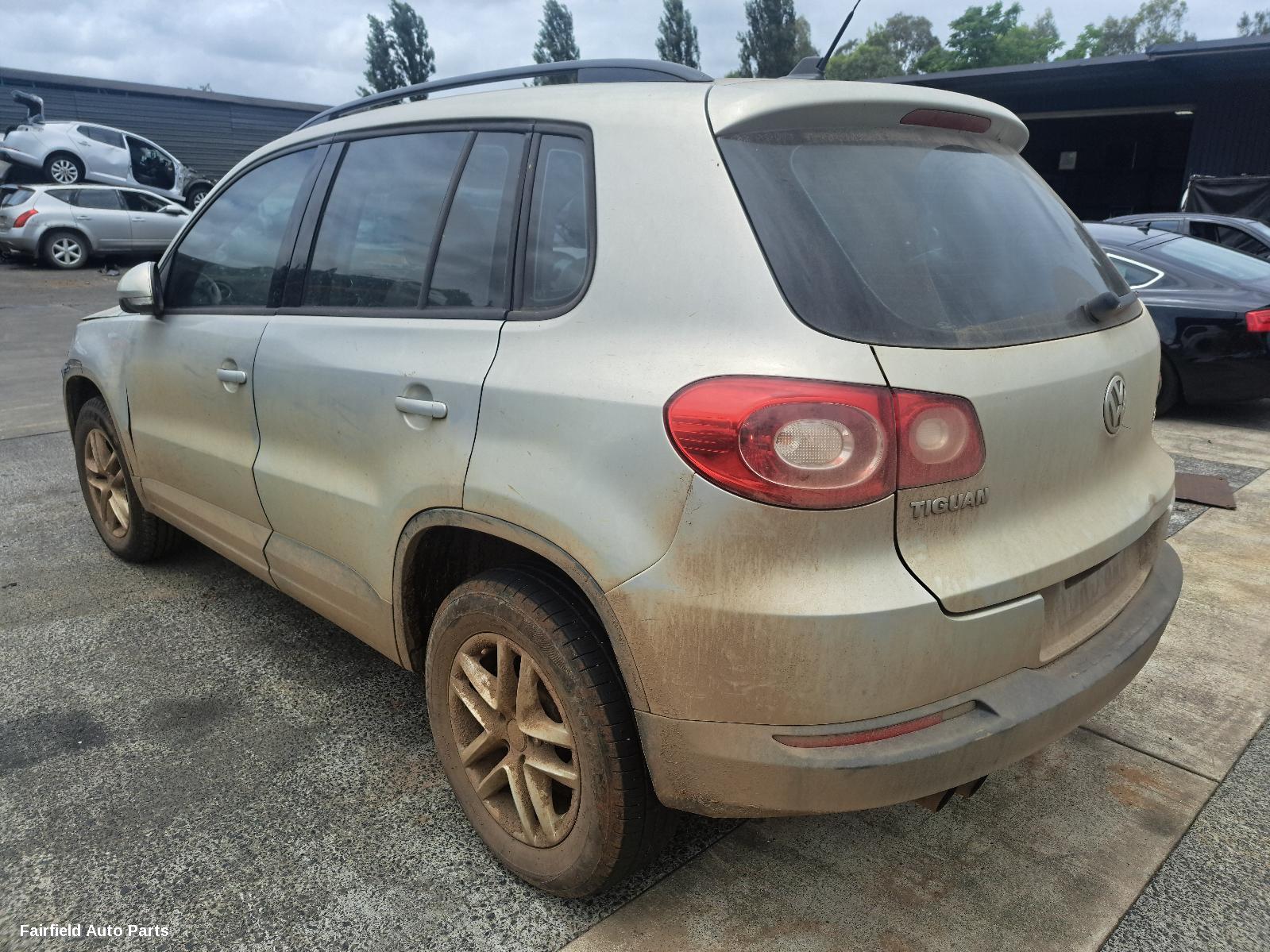 2009 Volkswagen Tiguan Right Headlamp