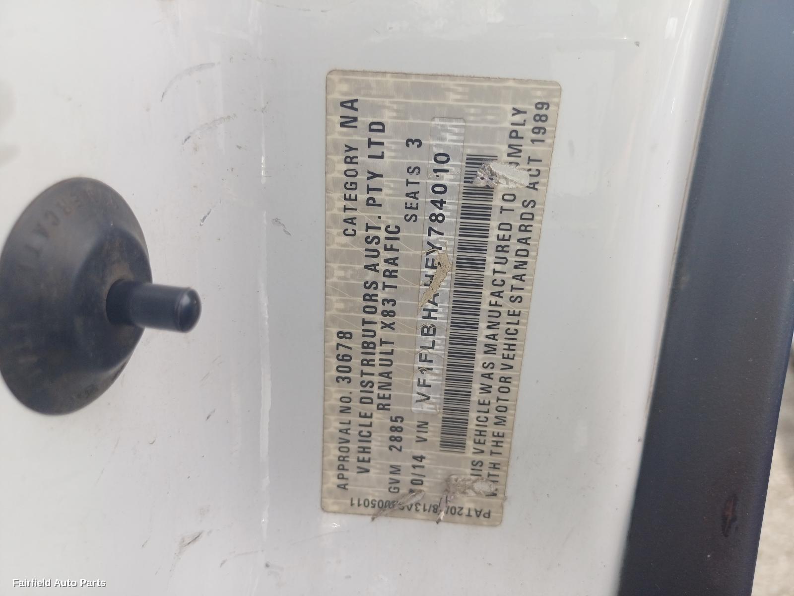 2014 Renault Trafic Left Front Door