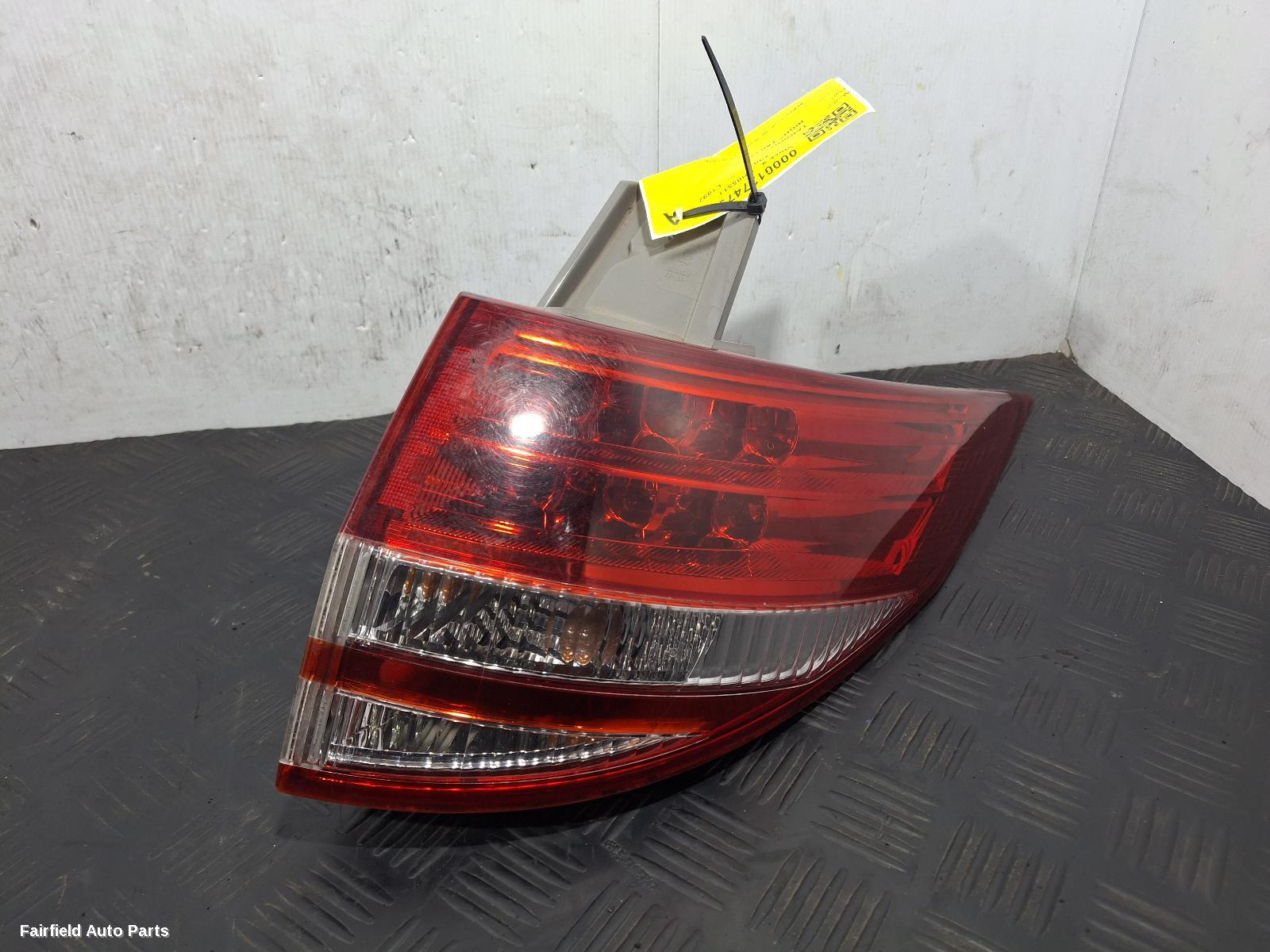 2006-2008 Toyota Tarago Right Taillight