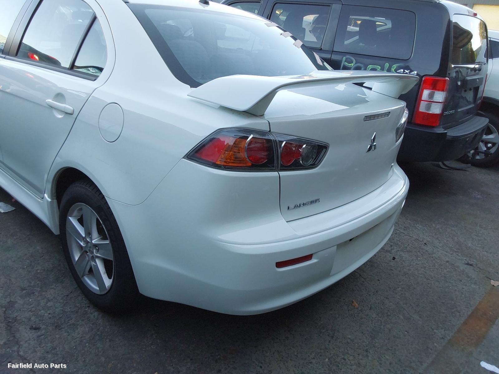 2013 Mitsubishi Lancer Left Taillight