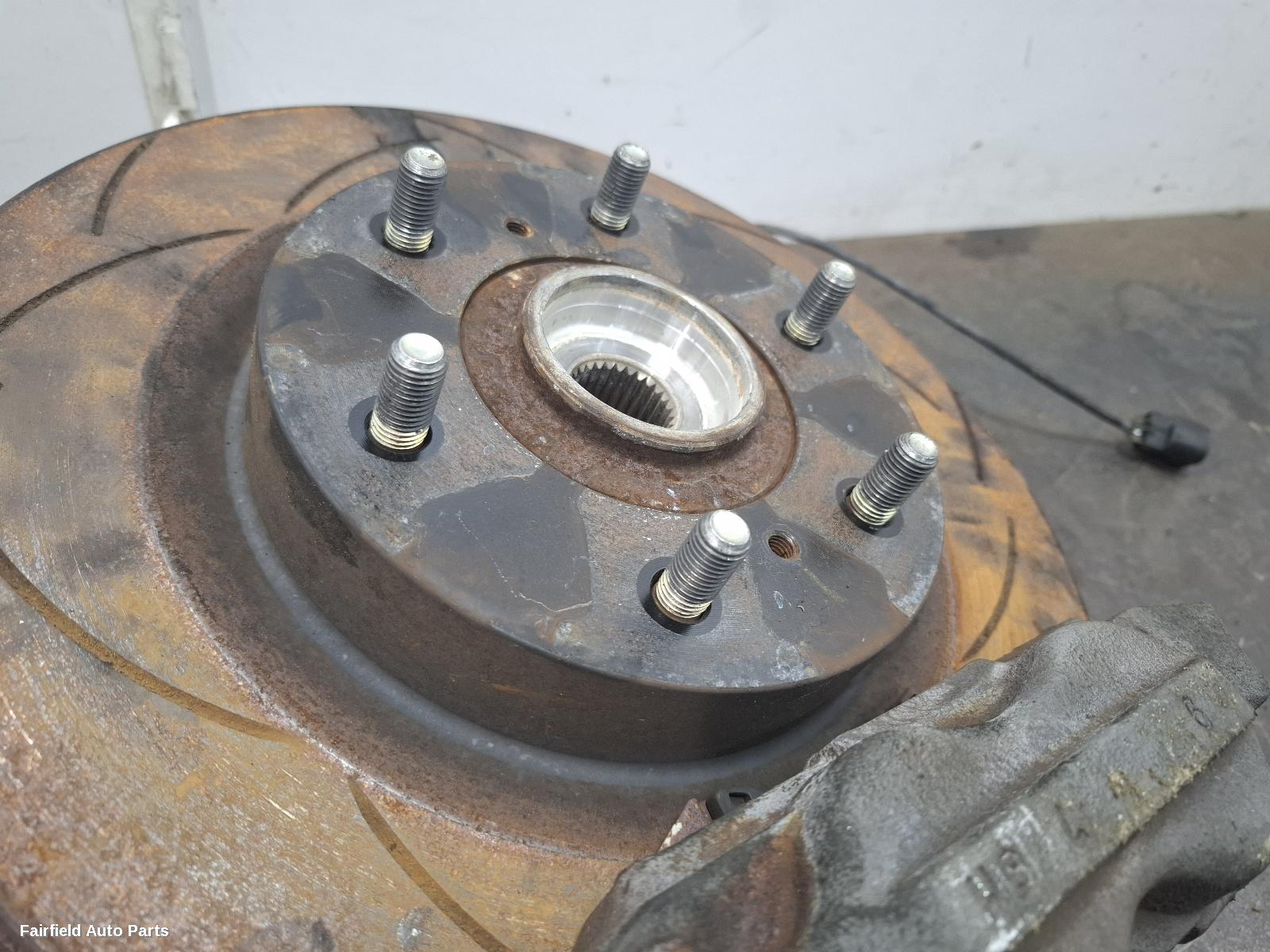 2006-2021 Mitsubishi Pajero Right Front Hub Assembly