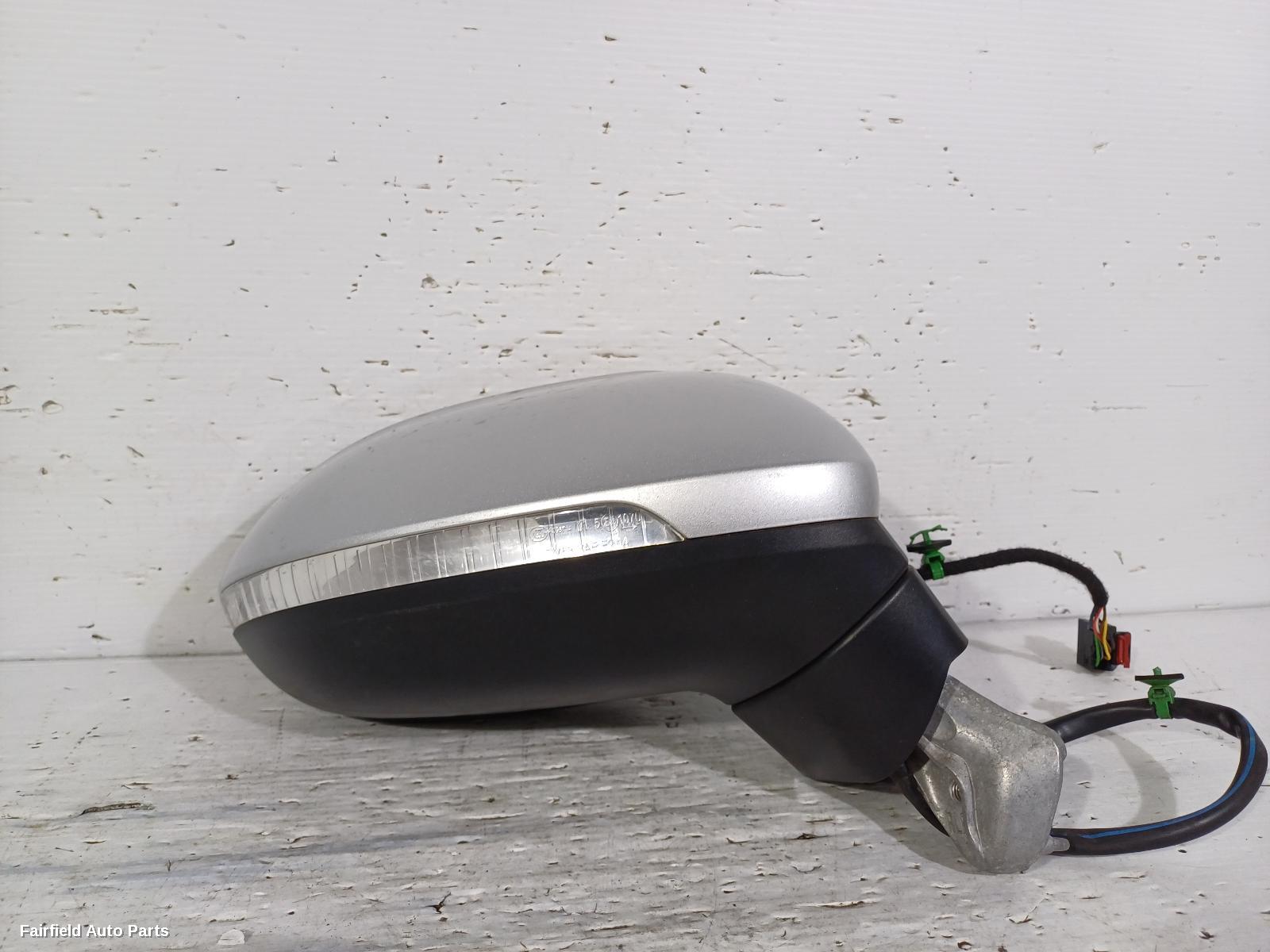 2015-2019 Volkswagen Passat Right Door Mirror