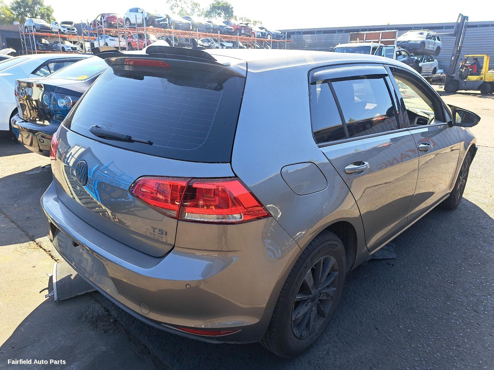 2016 Volkswagen Golf Left Taillight