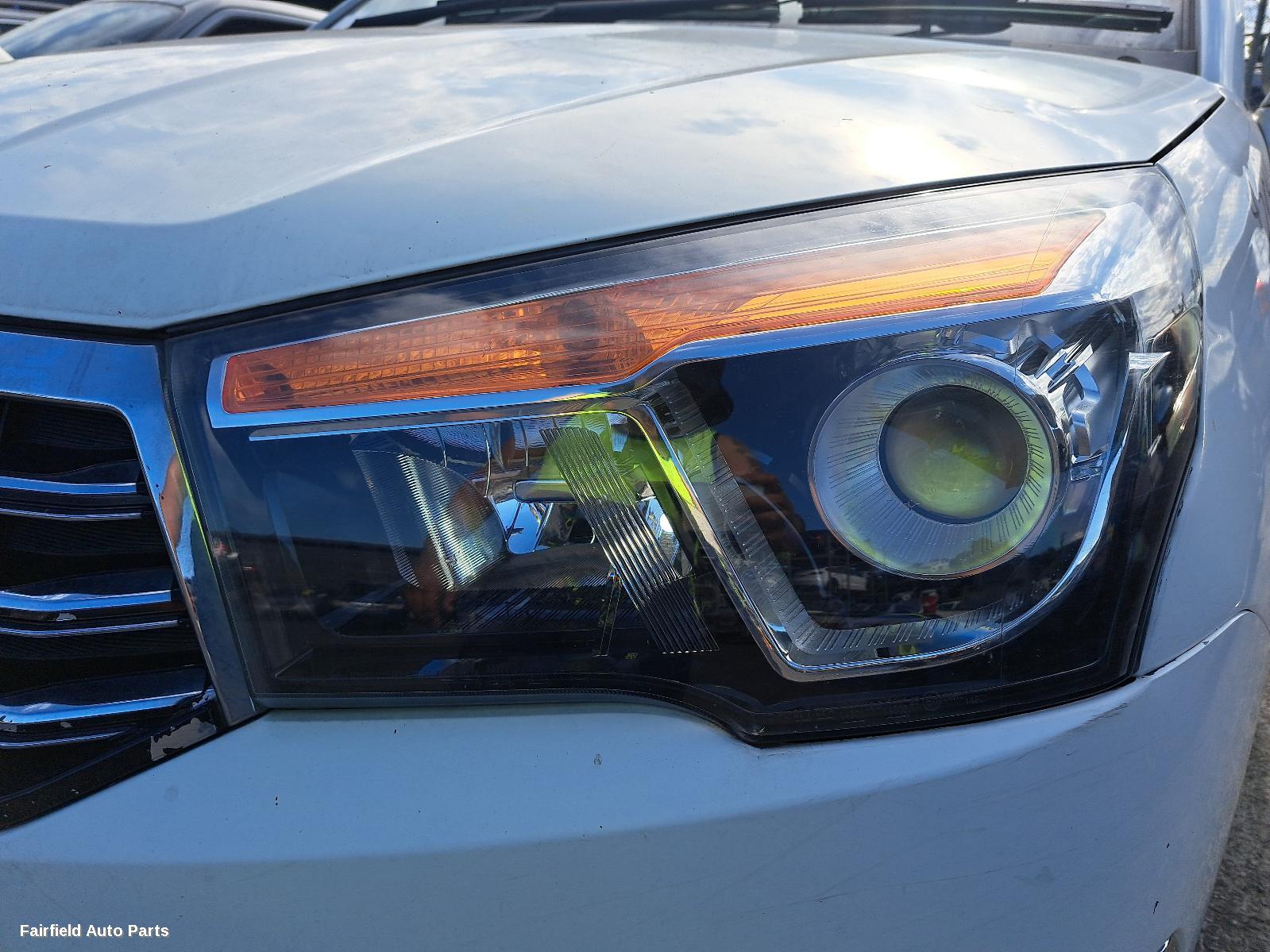 2013 Ssangyong Stavic Radiator Support