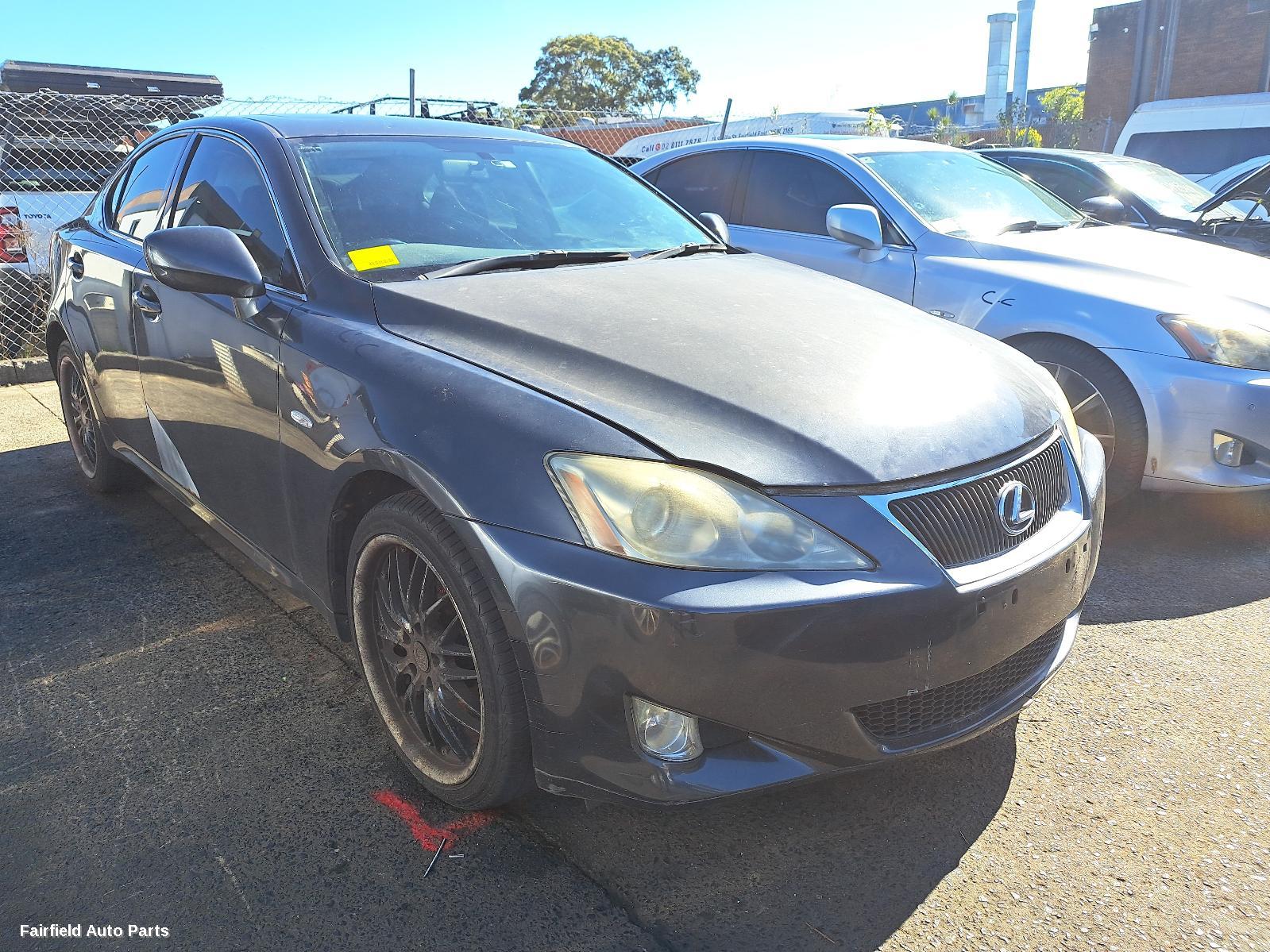 2006 Lexus Is250/is250c Left Front Hub Assembly