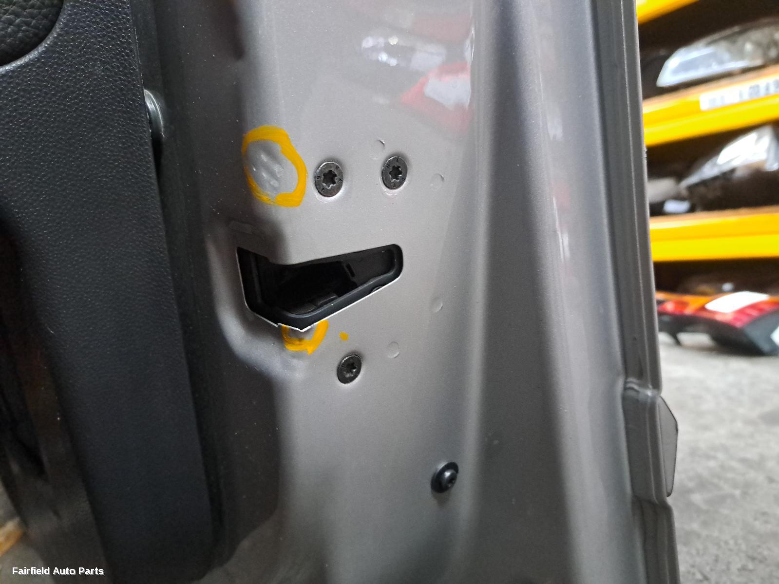 2005 Volvo S40 Right Front Door