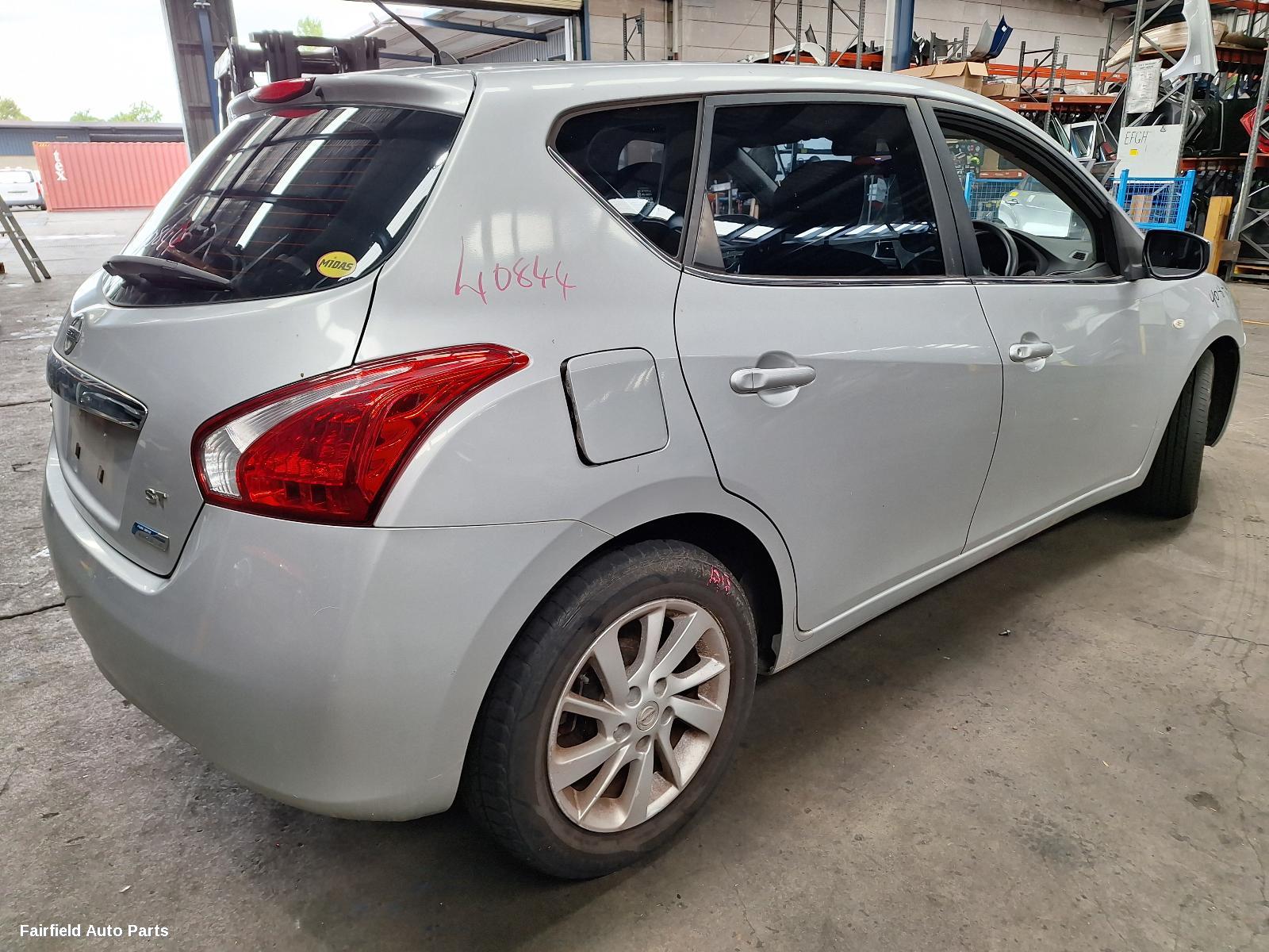 2014 Nissan Pulsar Sunvisor