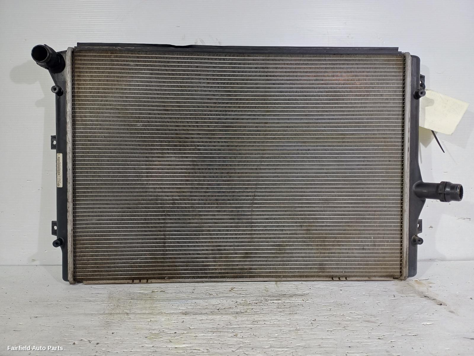 2010-2015 Volkswagen Caddy Radiator