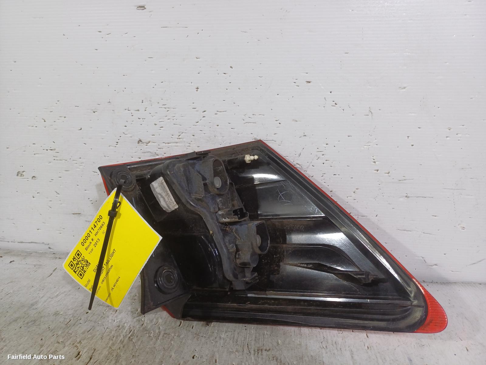 2012-2014 Nissan Dualis Right Taillight